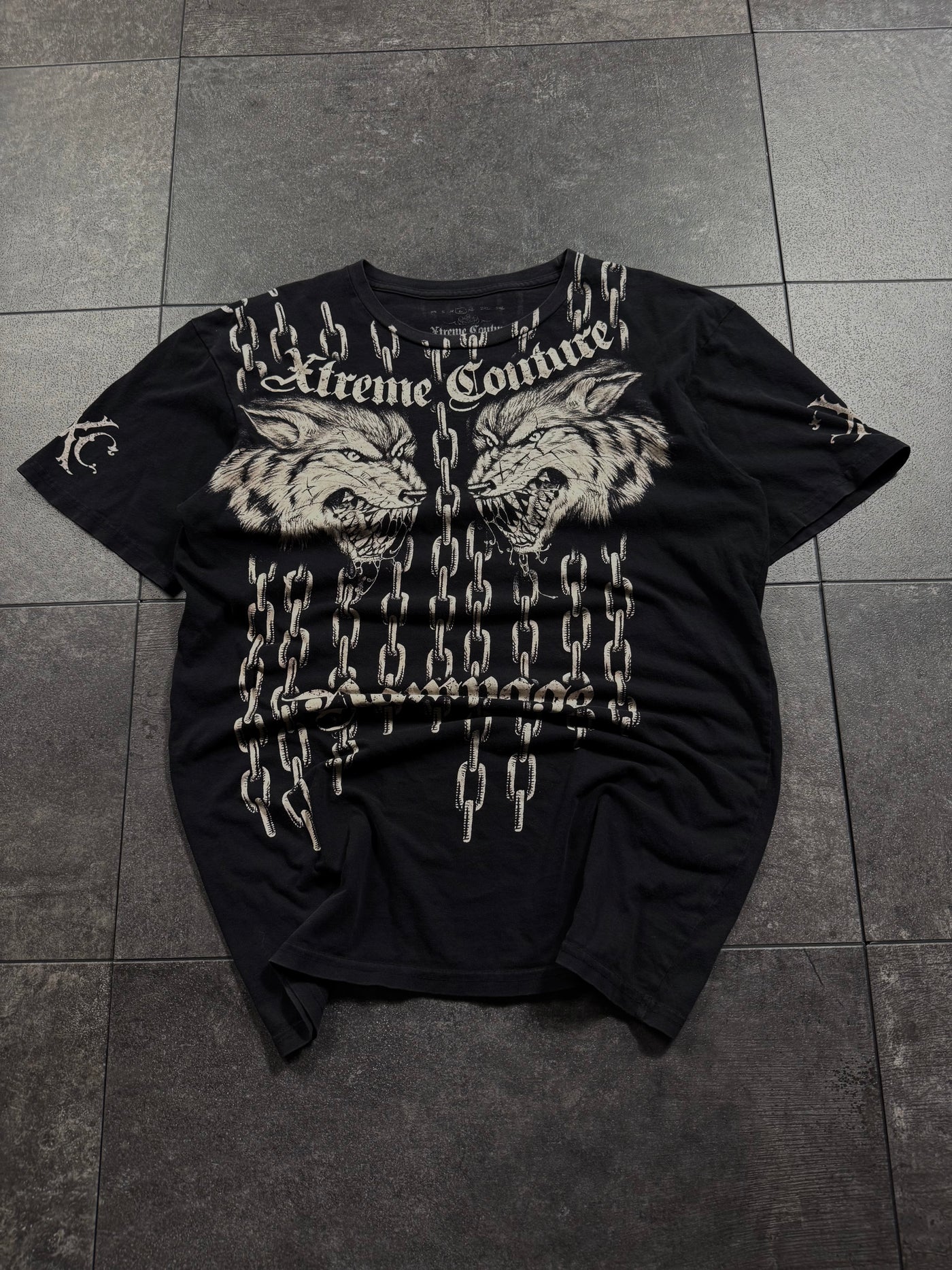 (rare) 2000s xtreme couture x quintin jackson shirt (L)