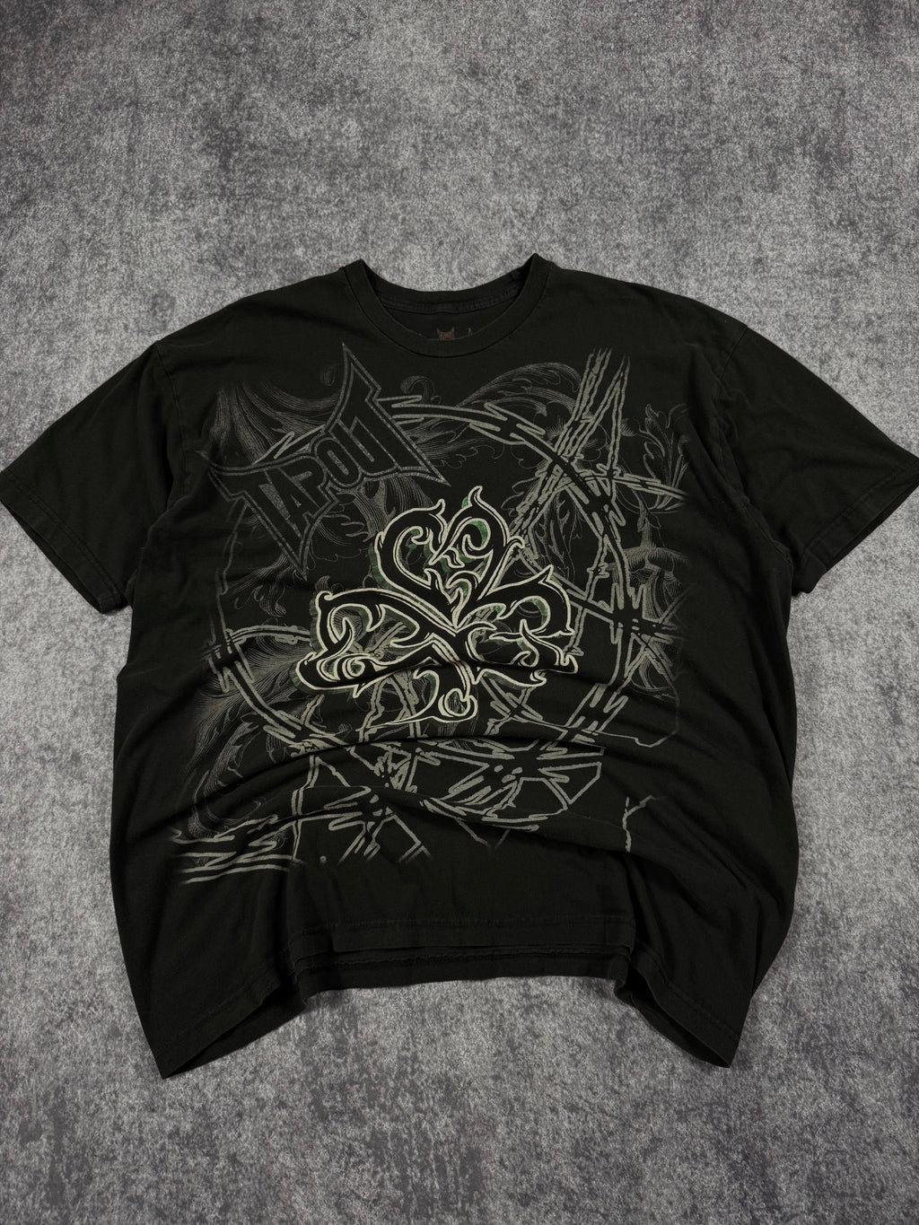 (rare) 2000s tapout signature series shirt (XL)