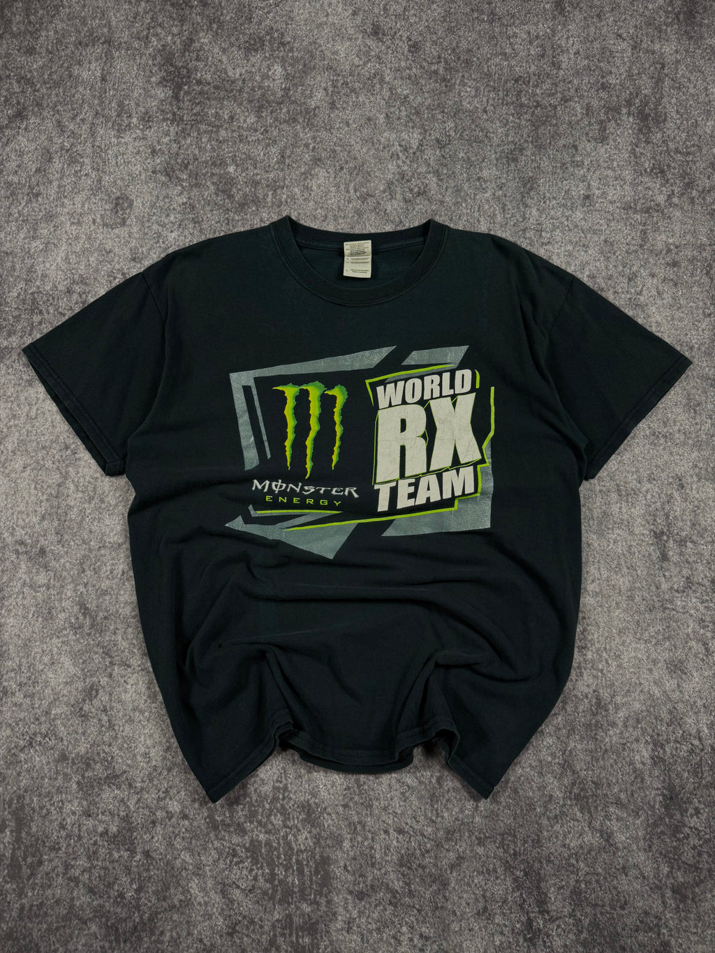 2000s monster energy shirt (L)