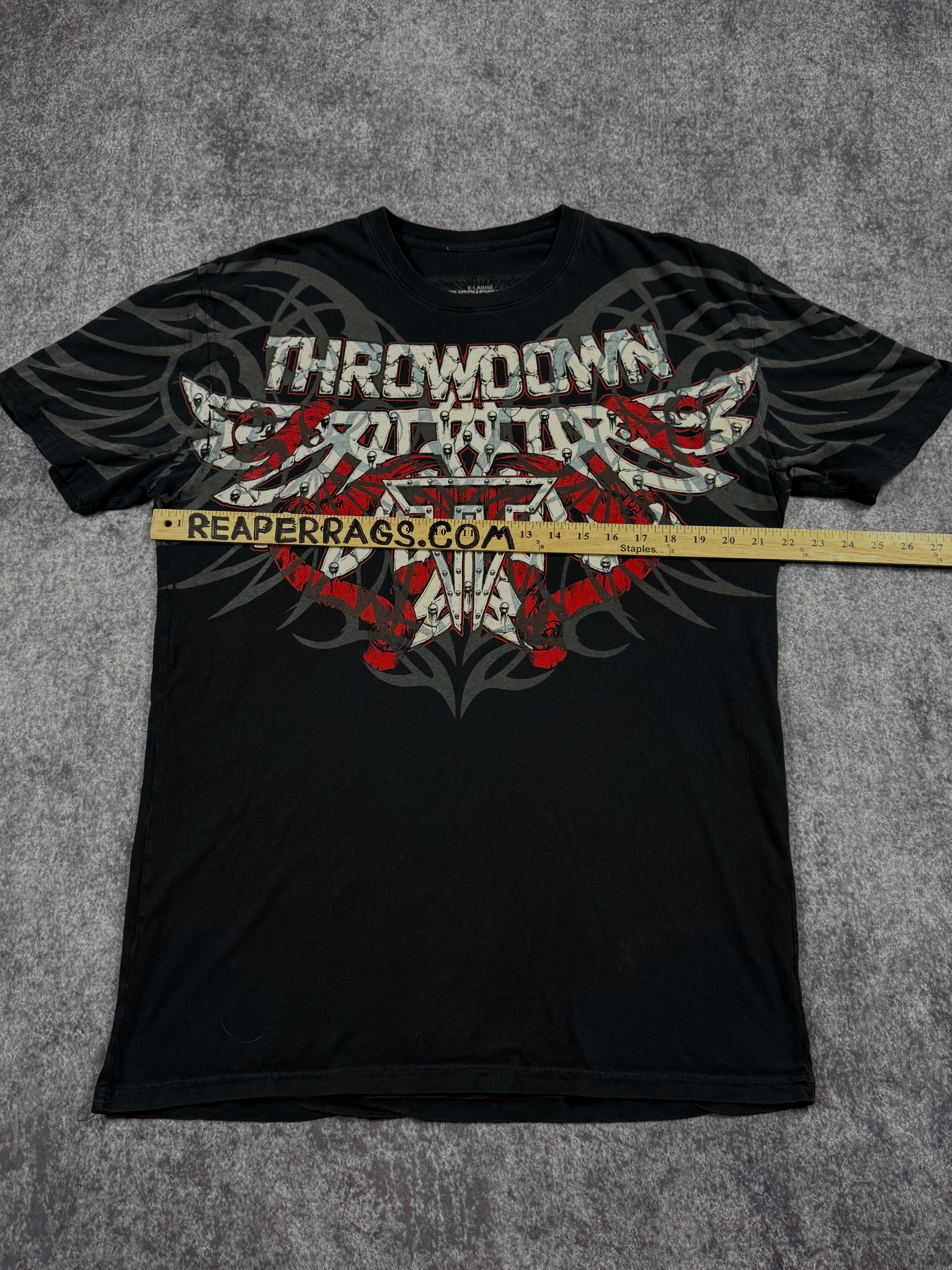 (rare) 2000s throwdown shirt (L)