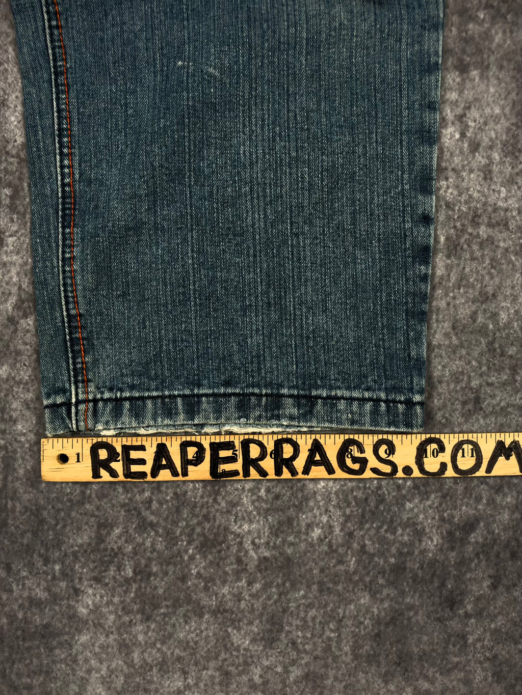 (RARE) 2000s EMBROIDERED SOUTHPOLE JEANS (36x30)