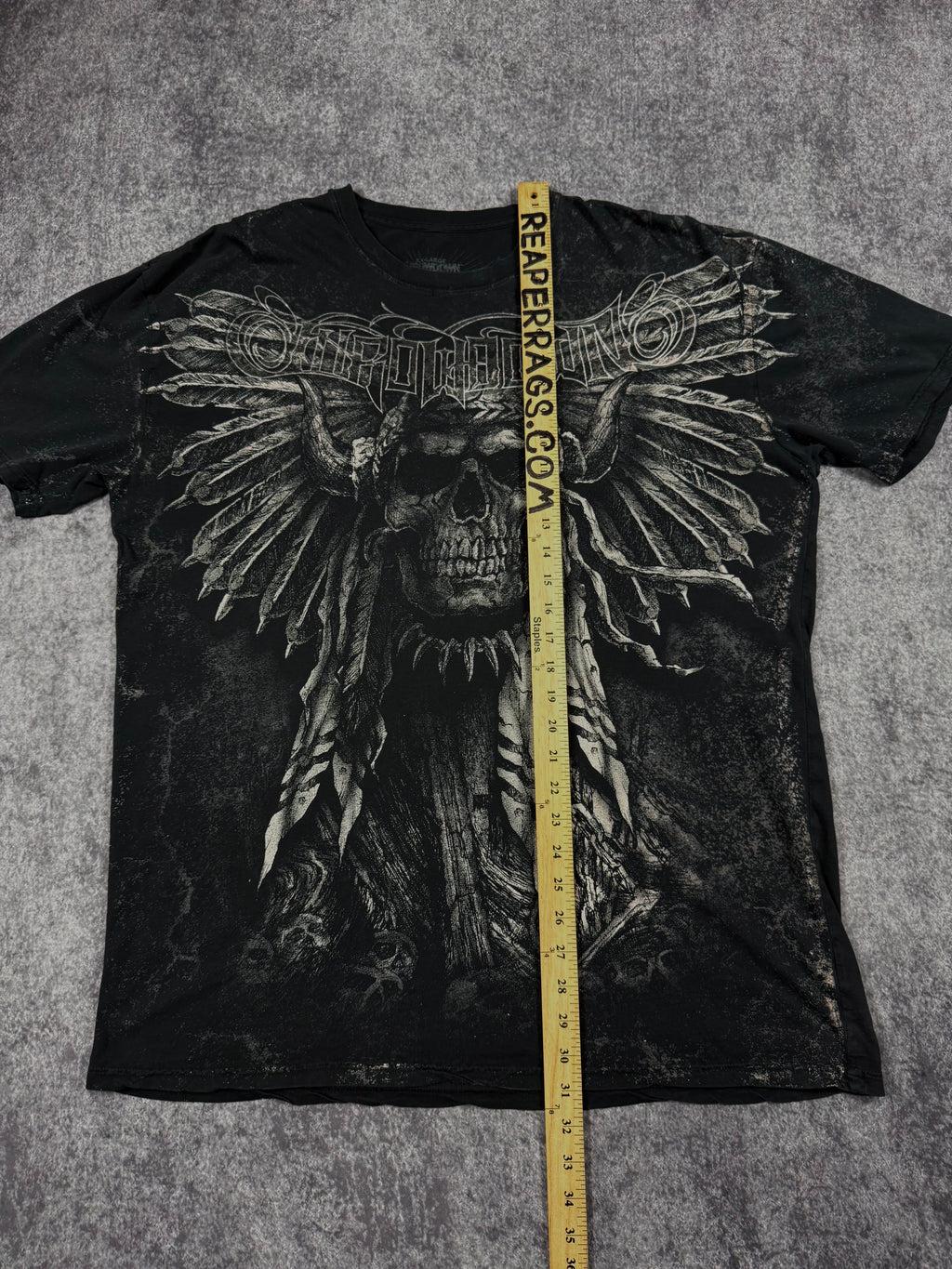(rare) 2000s throwdown x affliction shirt (XL)