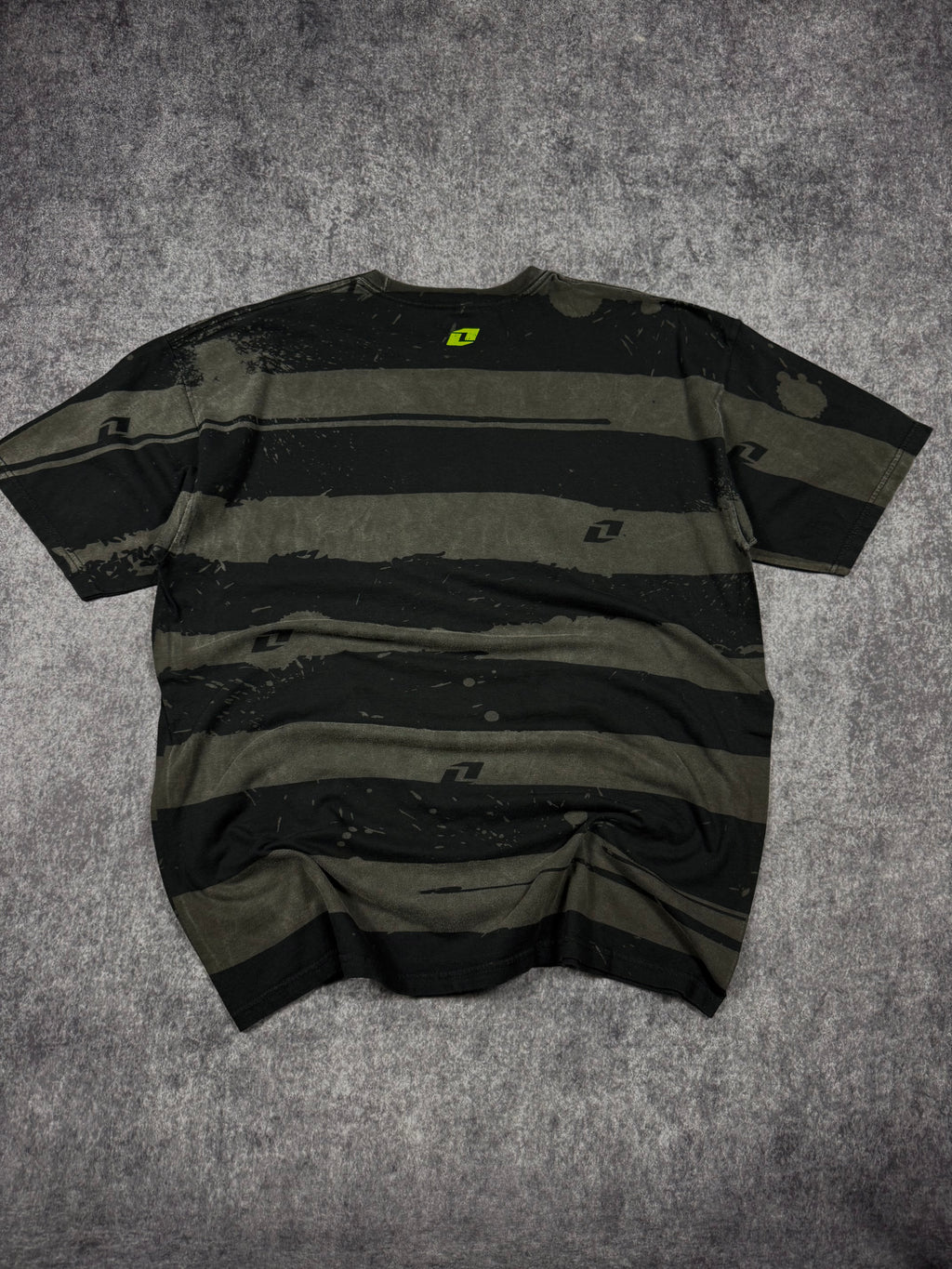 (rare) 2000s monster energy shirt (XL)