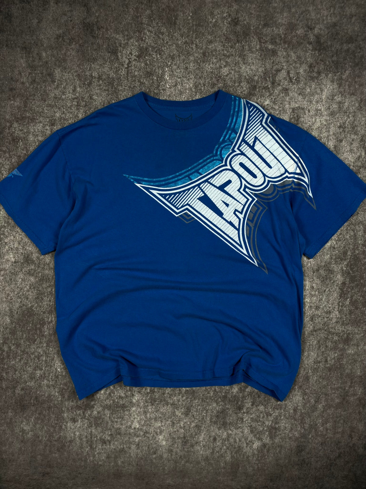 (RARE) 2000s CHROME TAPOUT SHIRT (XL)