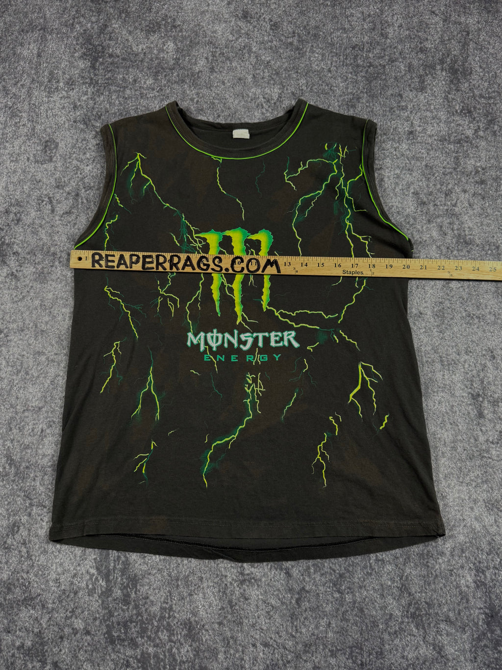 (rare) 2000s monster energy tank top (M)