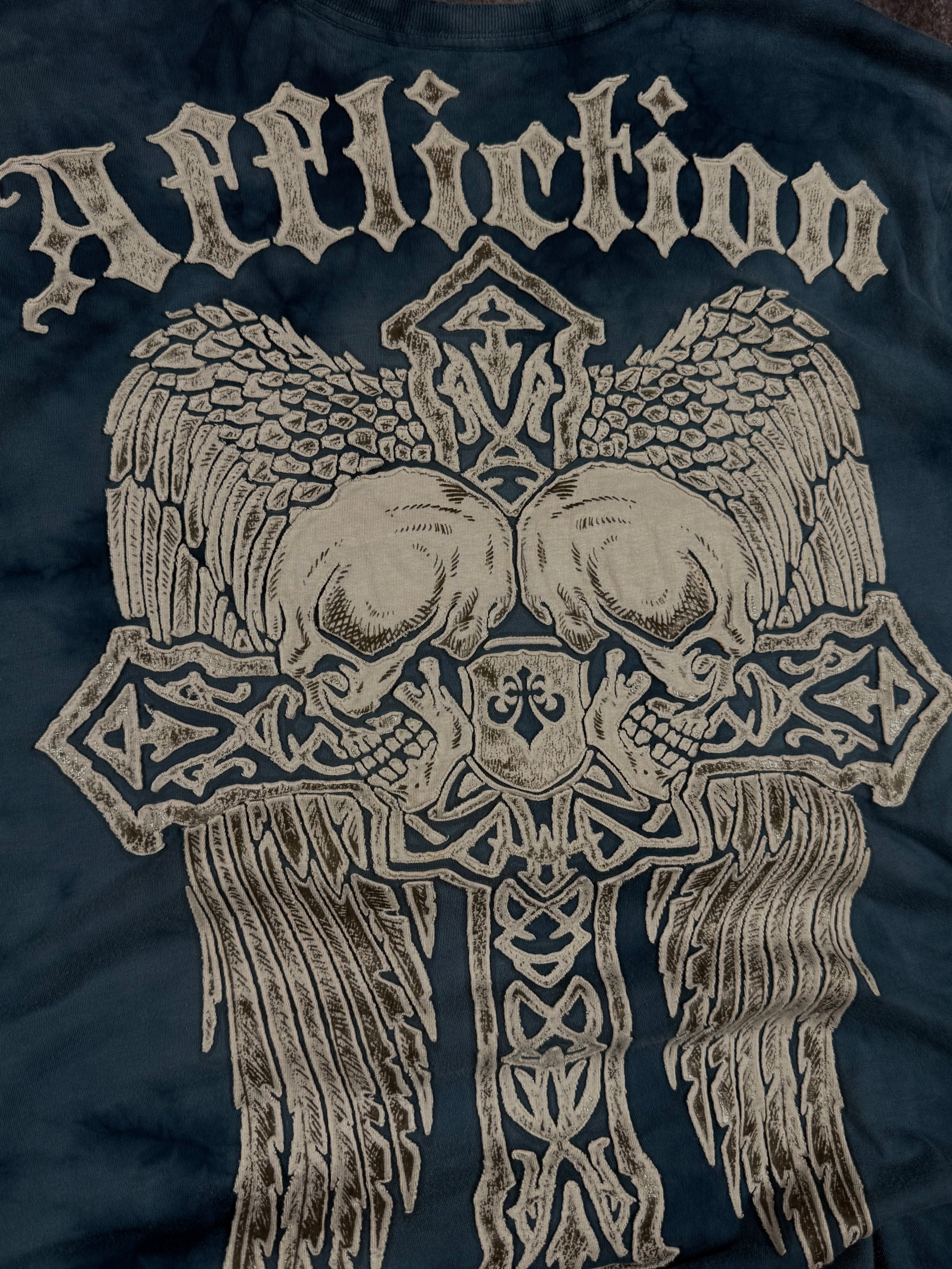 (rare) 2000s affliction shirt (M)