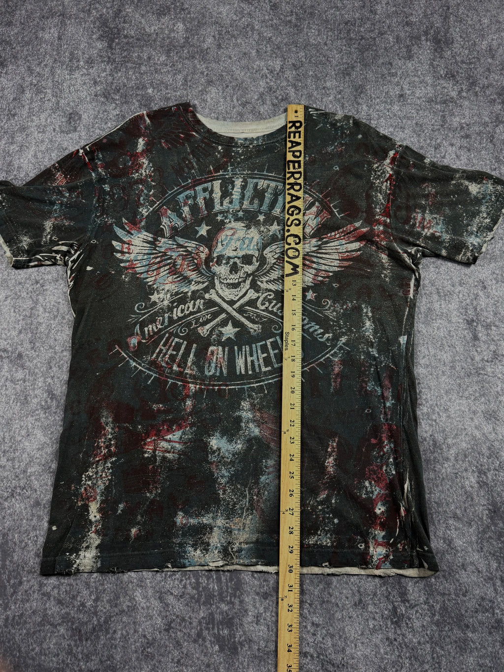 (rare) 2000s affliction shirt (XL)