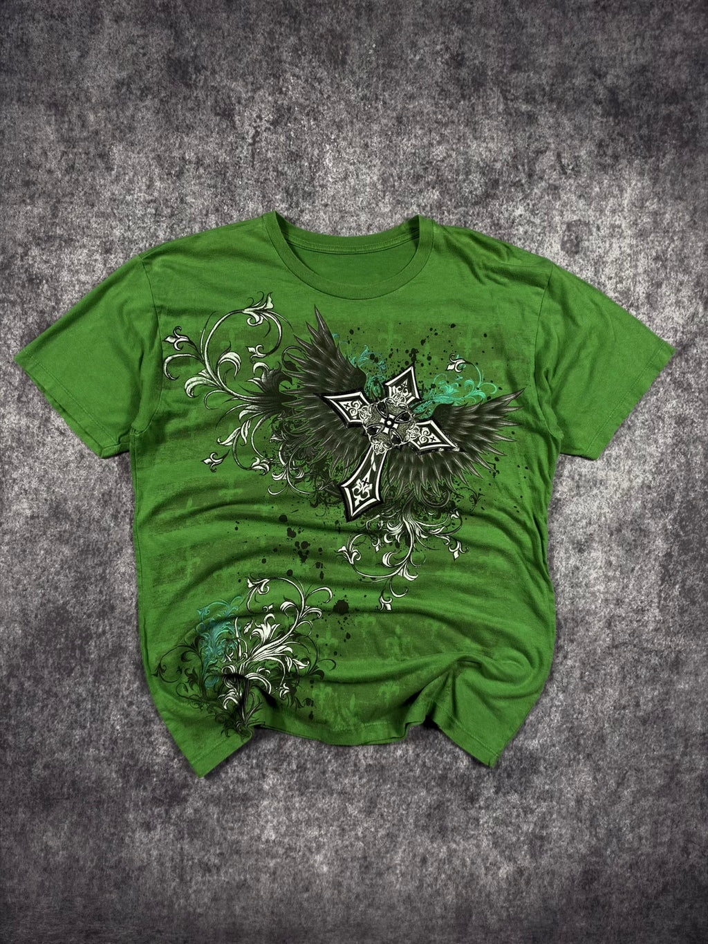 (RARE) 2000s WINGED CROSS SHIRT (L)