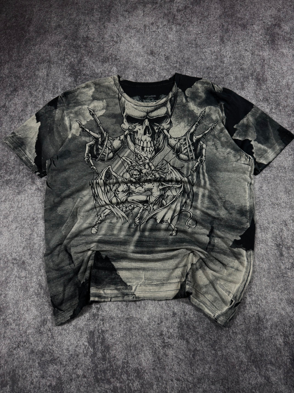 (rare) 2000s affliction god vs devil shirt (XXL)