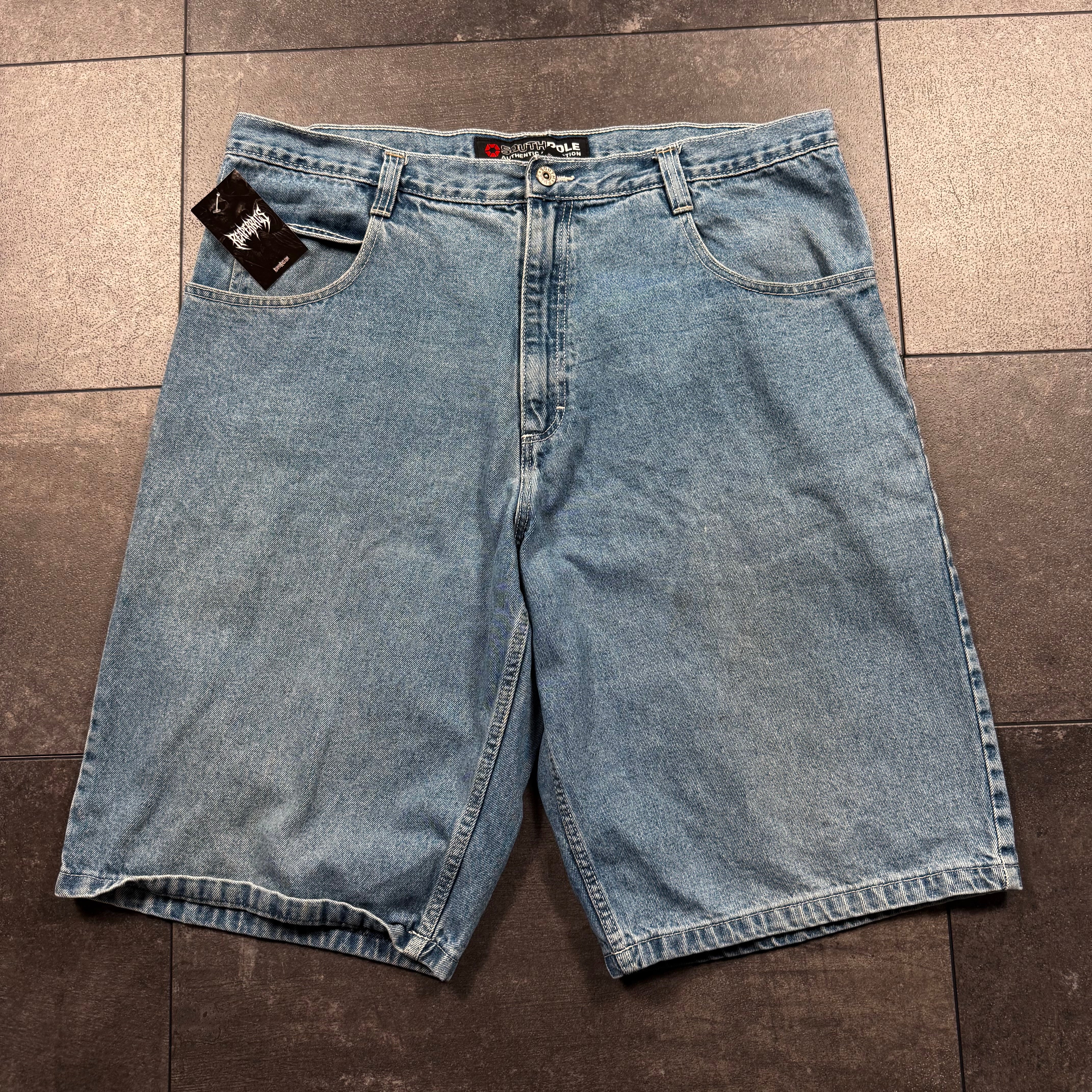 2000s Southpole OG Tab Jorts (40)