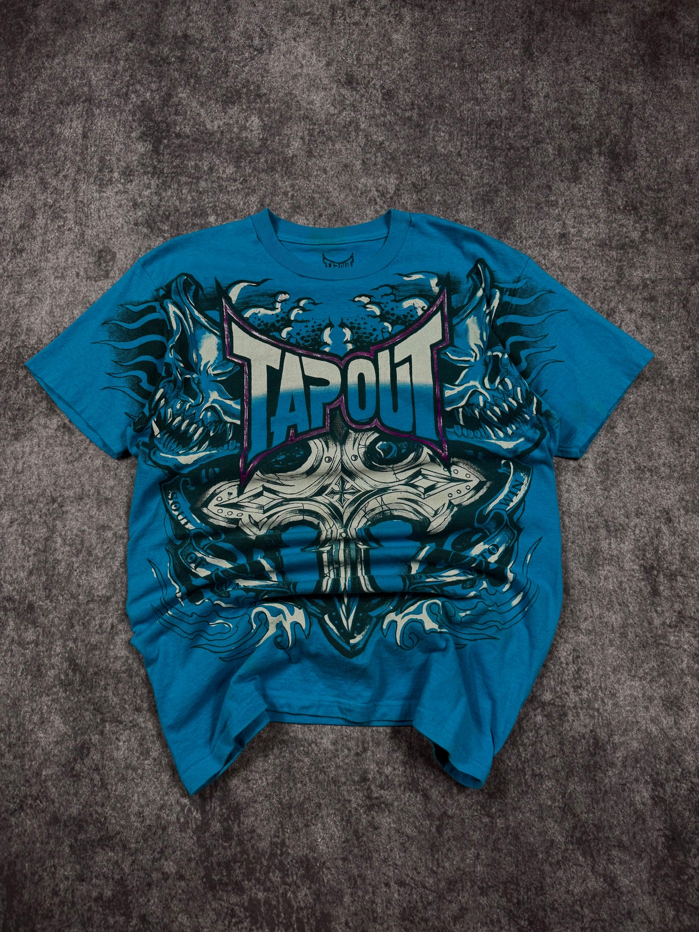 (rare) 2000s tapout shirt (M)