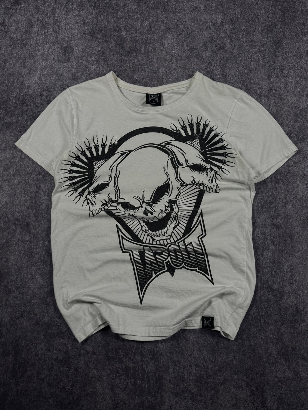 (rare) 2000s tapout shirt (S)