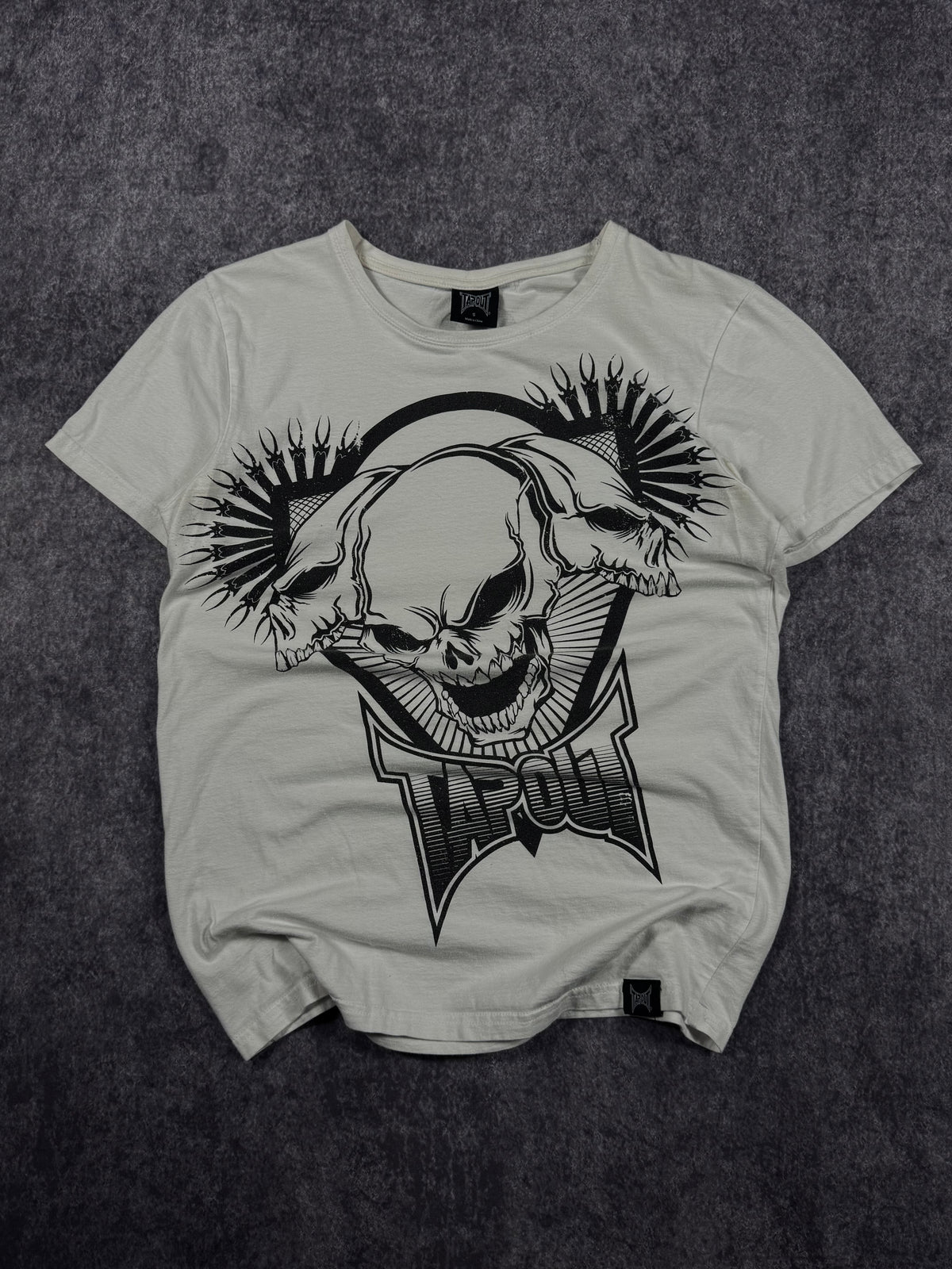 (rare) 2000s tapout shirt (S)