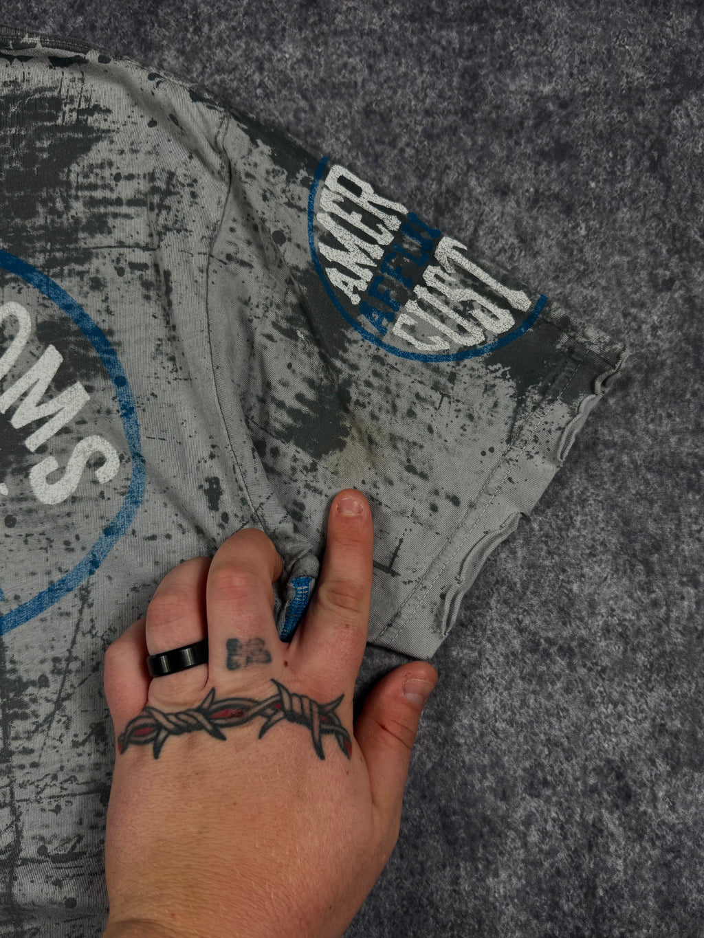 2000s reversible affliction shirt (L)
