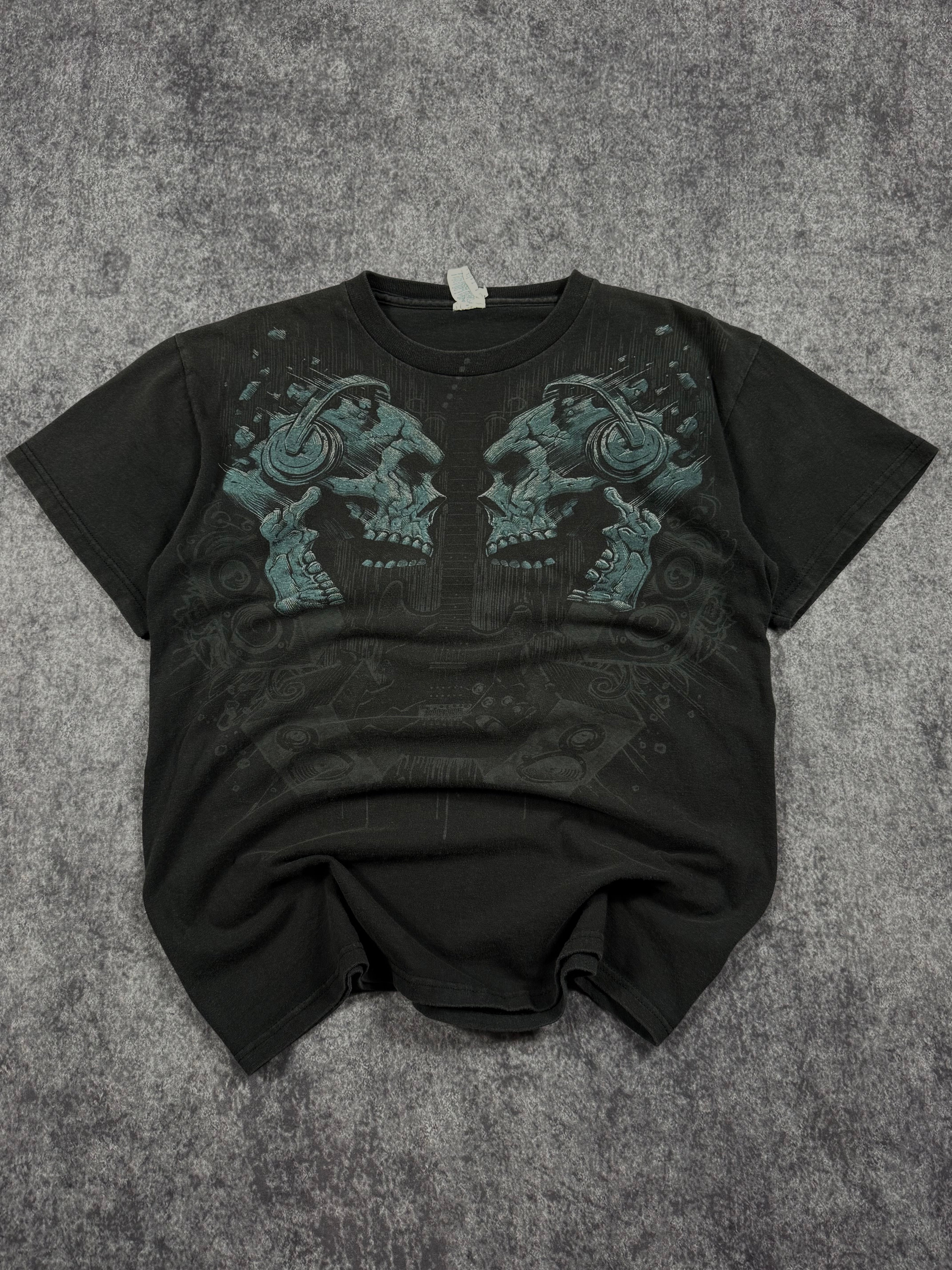 (rare) 2000s skull shirt (M)