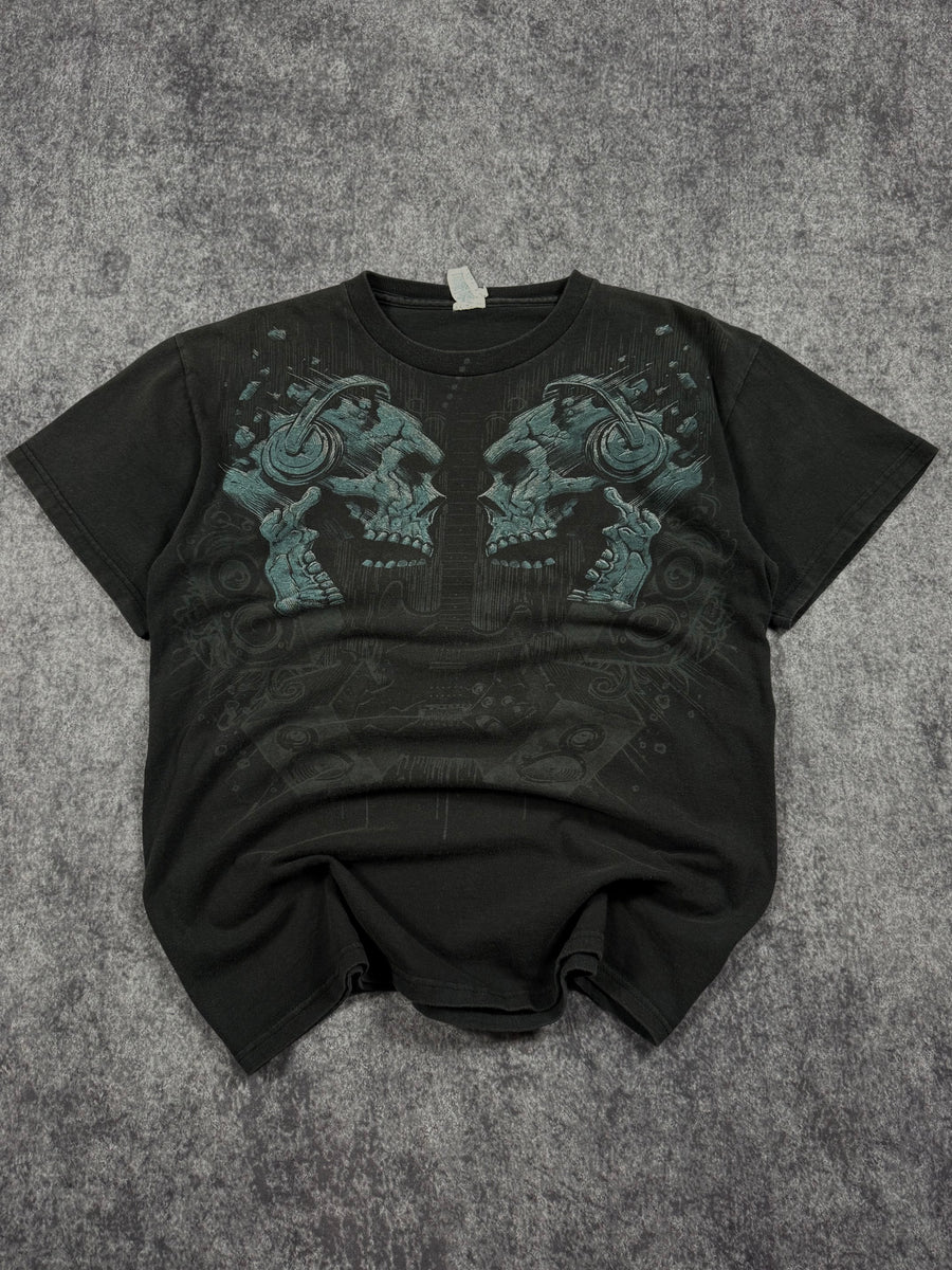 (rare) 2000s skull shirt (M)