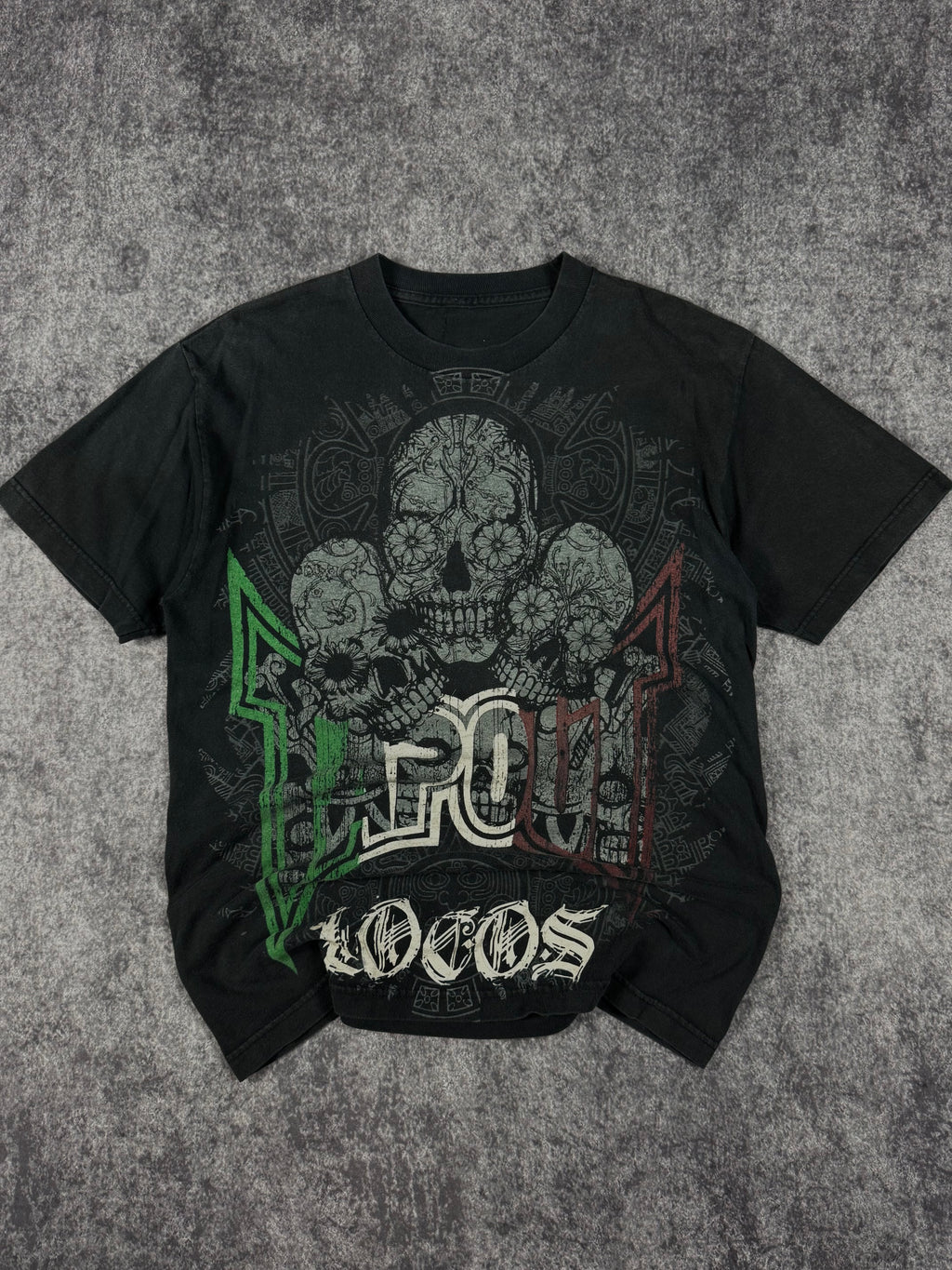 (rare) 2000s tapout shirt (M)
