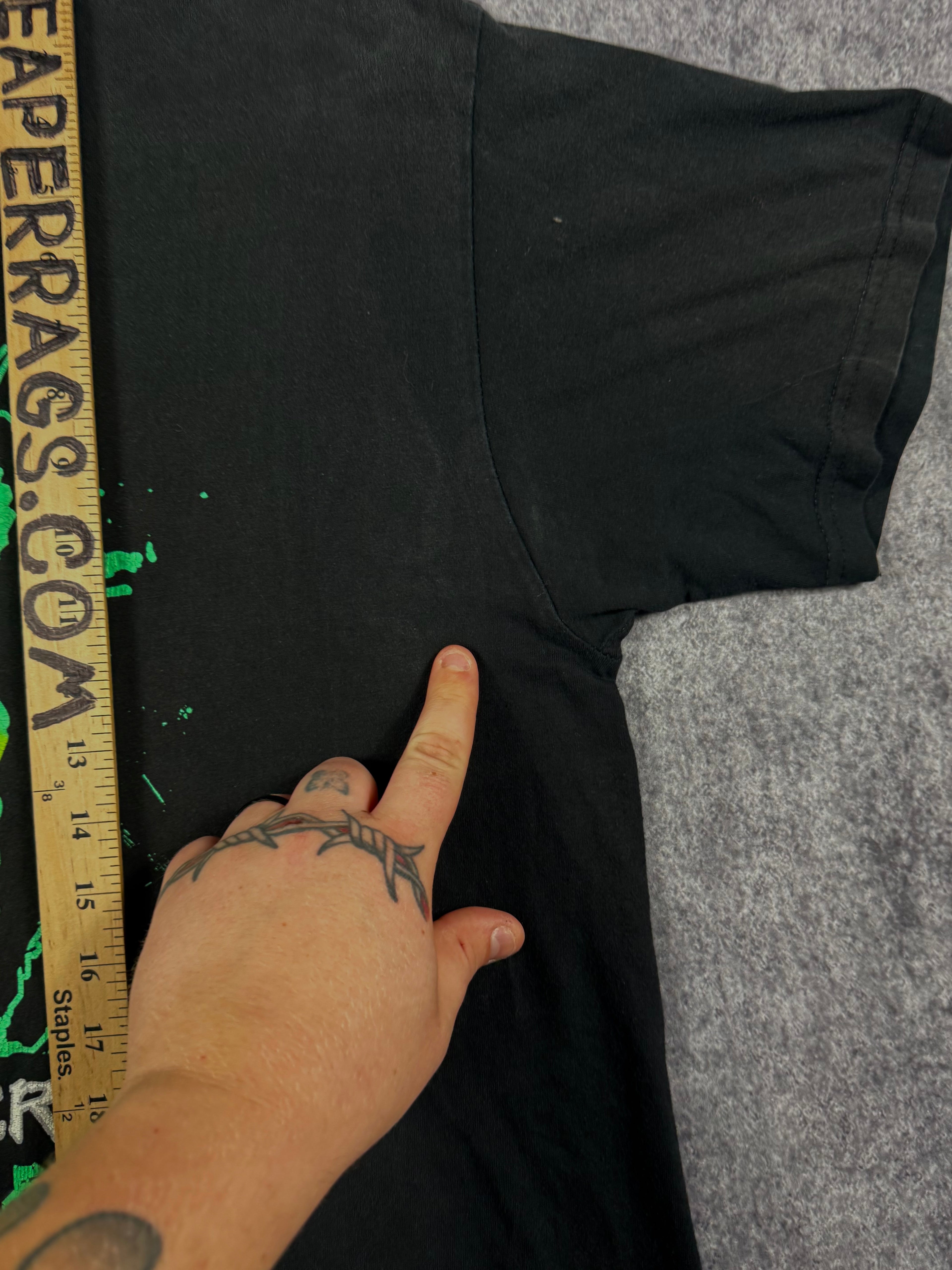 (rare) 2000s monster energy shirt (L)