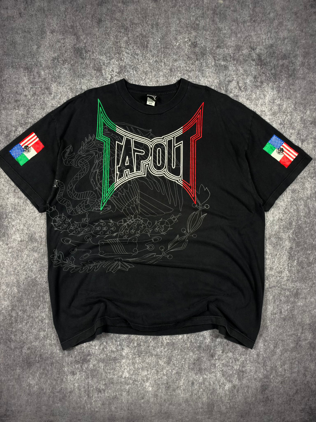 (RARE) 2000s TAPOUT SHIRT (XXL)