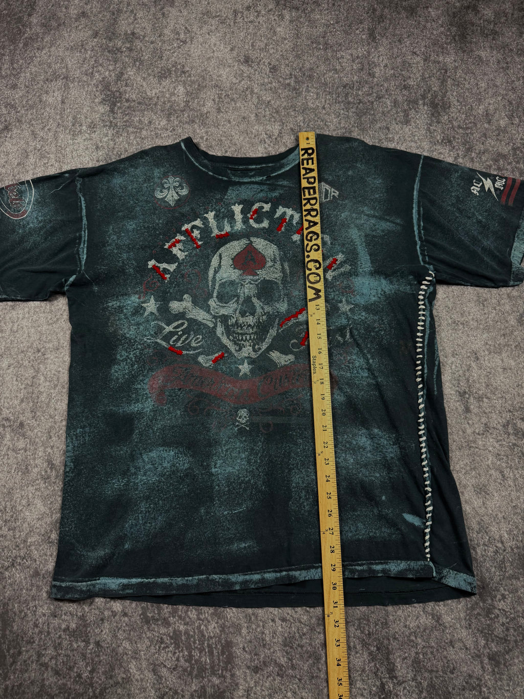 2000s affliction shirt (XL)