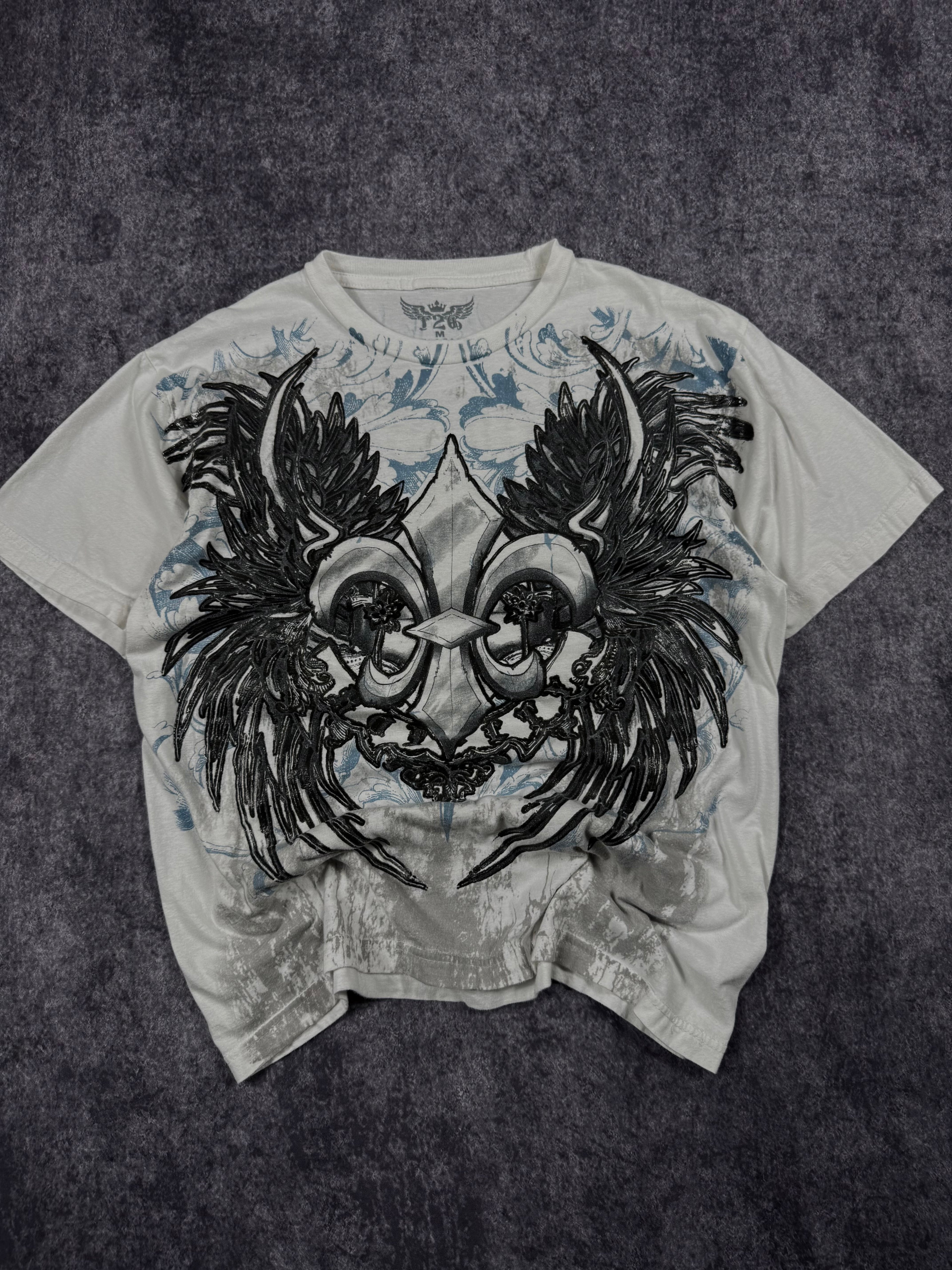 (rare) 2000s royalty shirt (M)