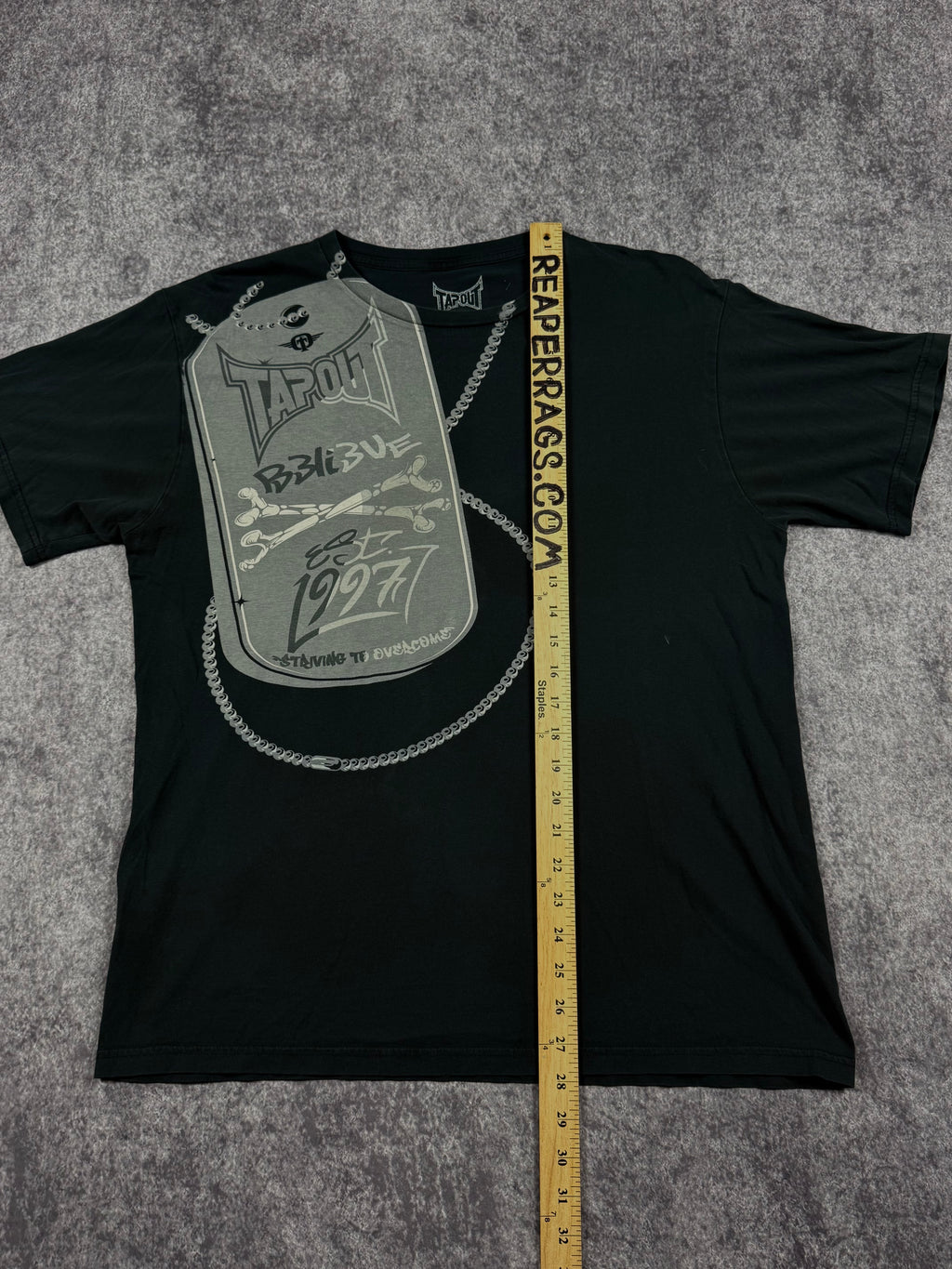 2000s tapout shirt (L)