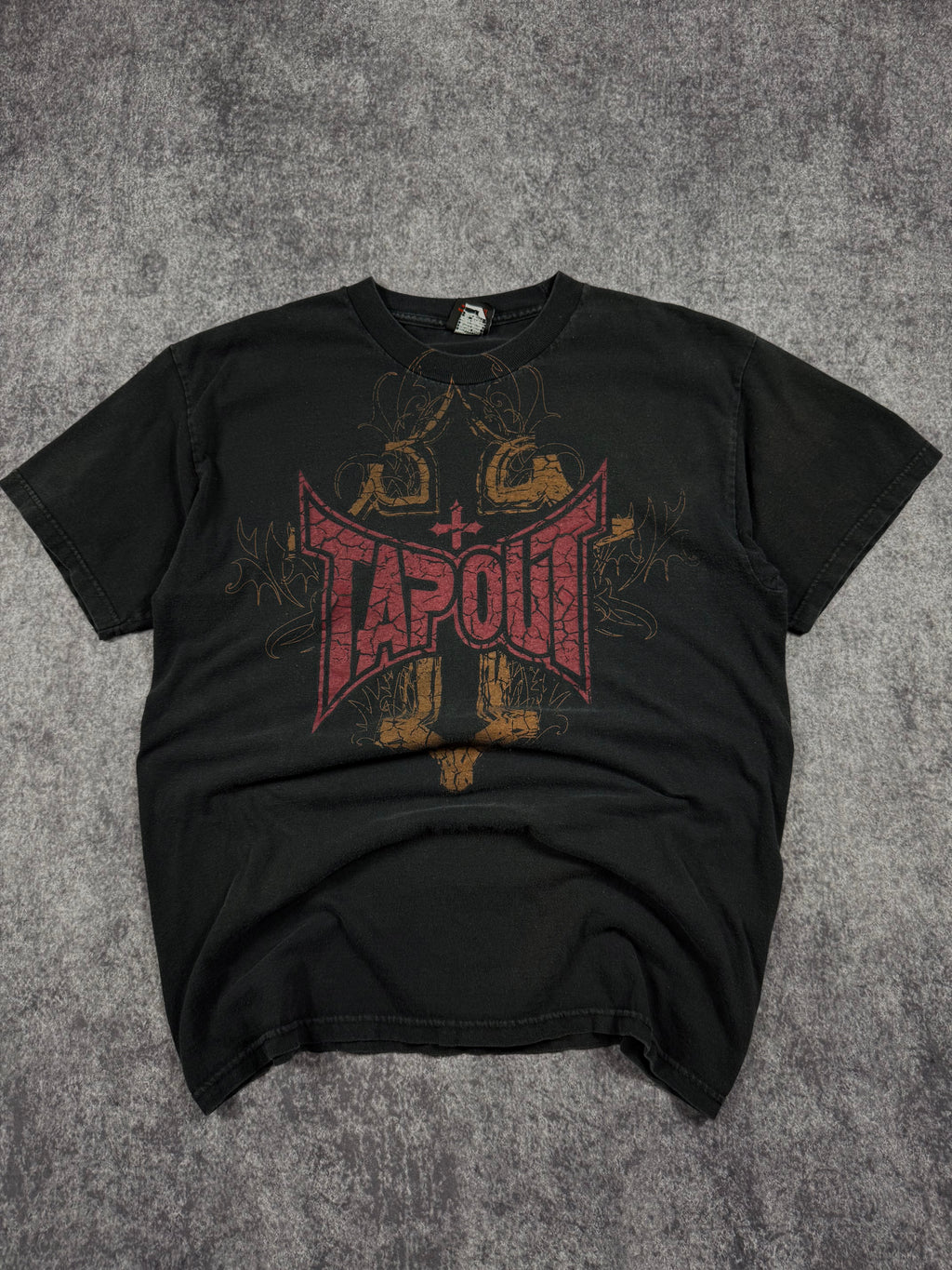 (rare) 2000s tapout shirt (L)