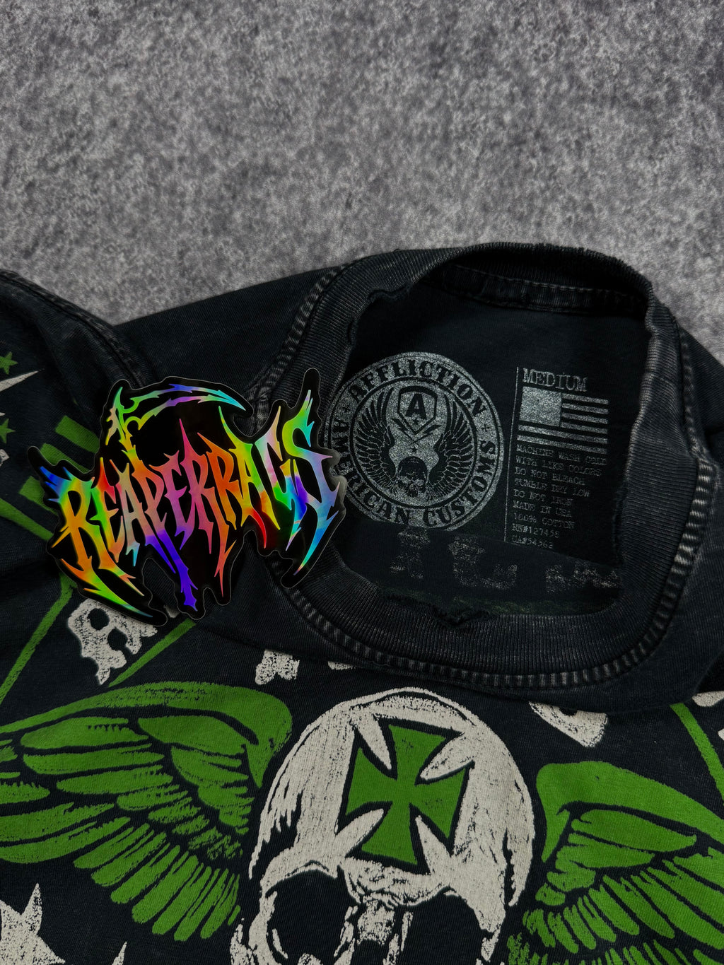 2000s affliction shirt (M)