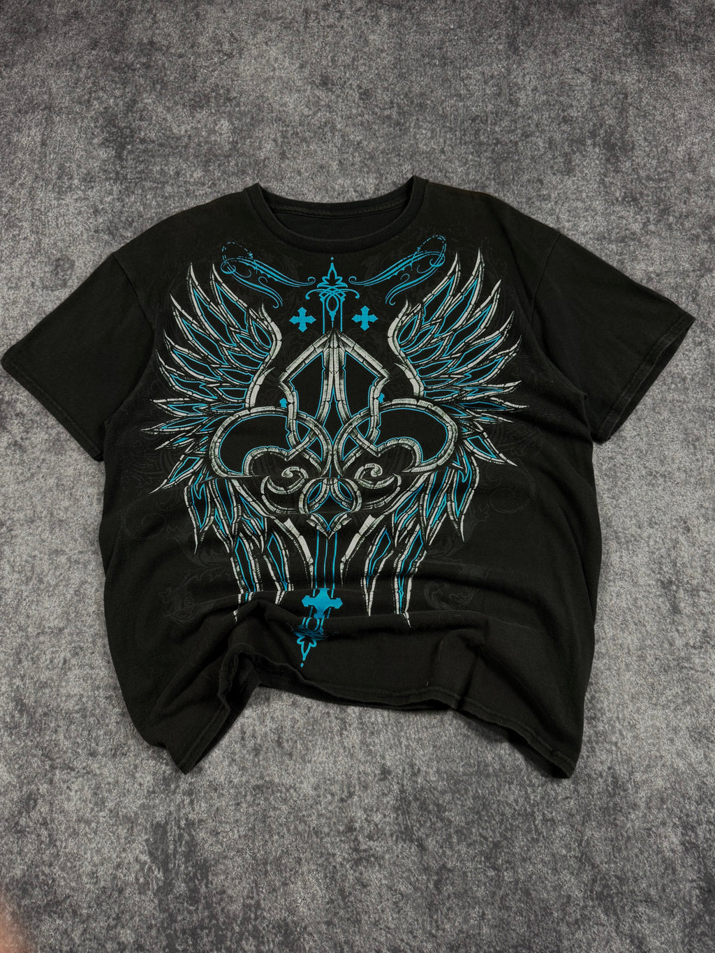 (rare) 2000s winged shirt (M)