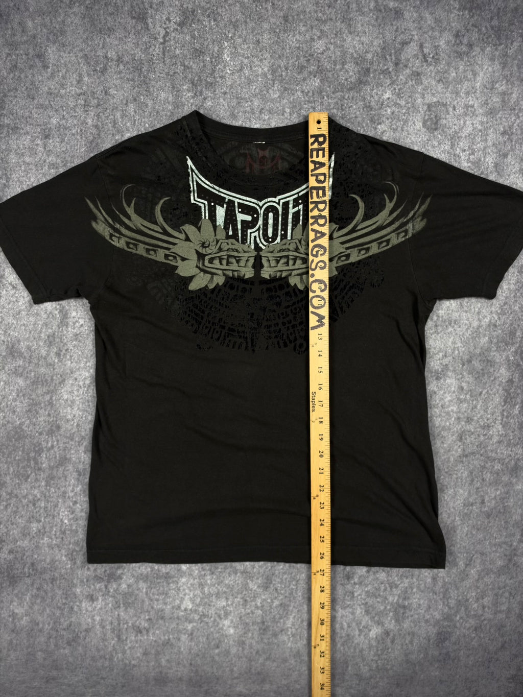 (RARE) 2000s TAPOUT x BLACK SHIRT (M)