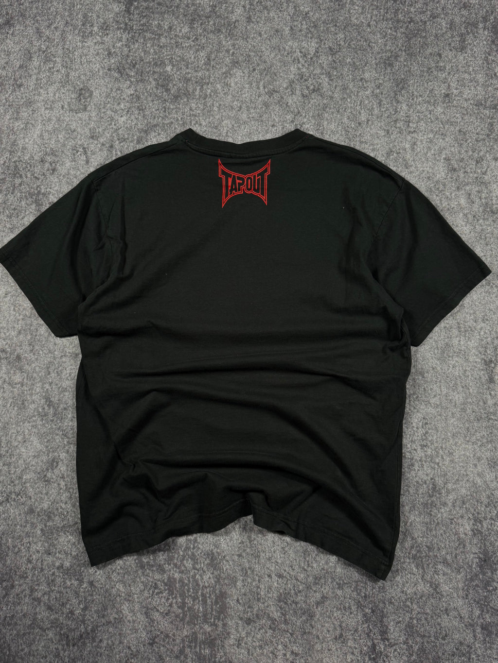 (rare) 2000s tapout shirt (M)