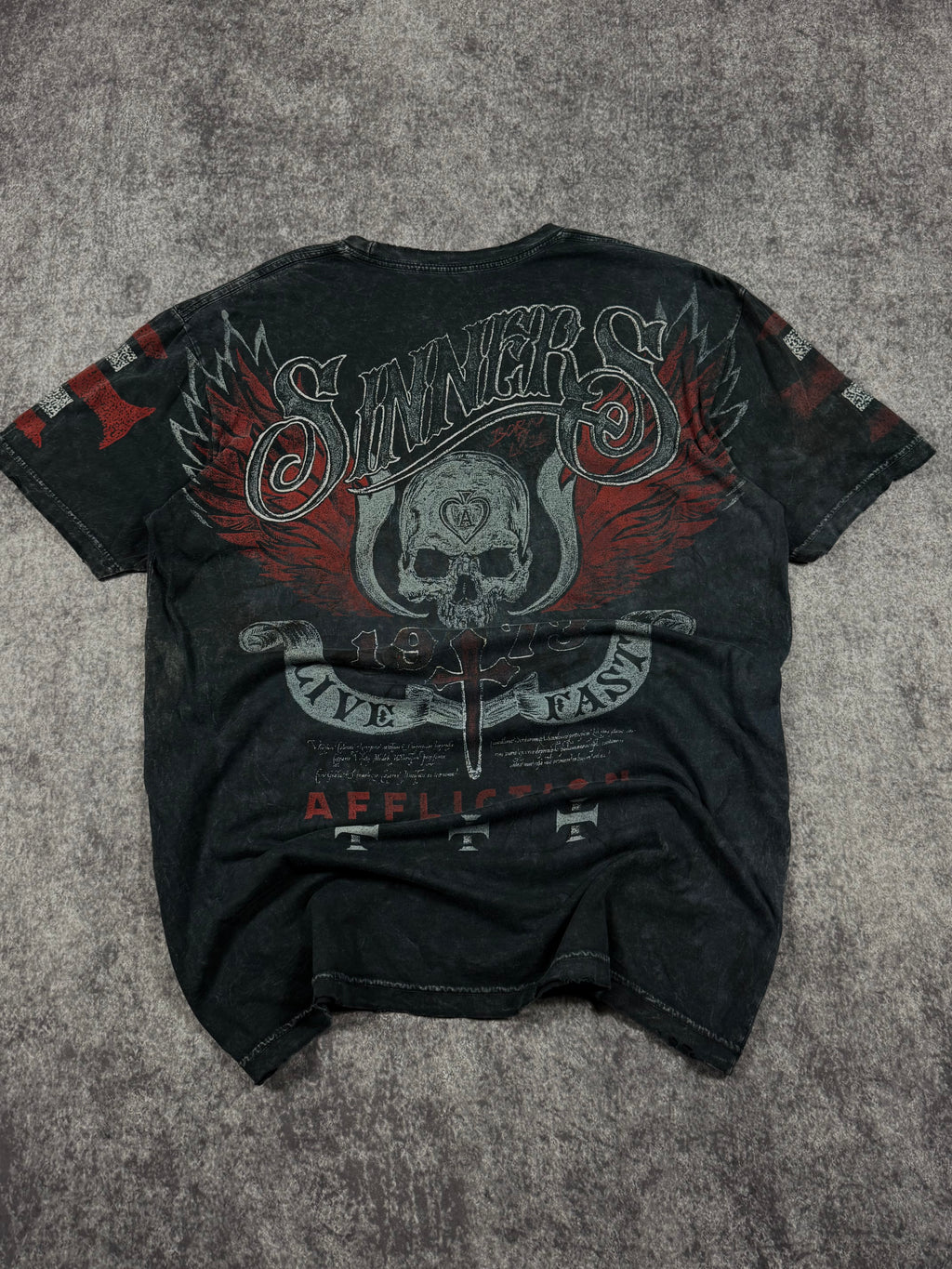 2000s affliction shirt (L)