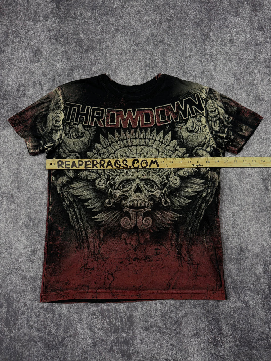 (rare) 2000s throwdown shirt (S)
