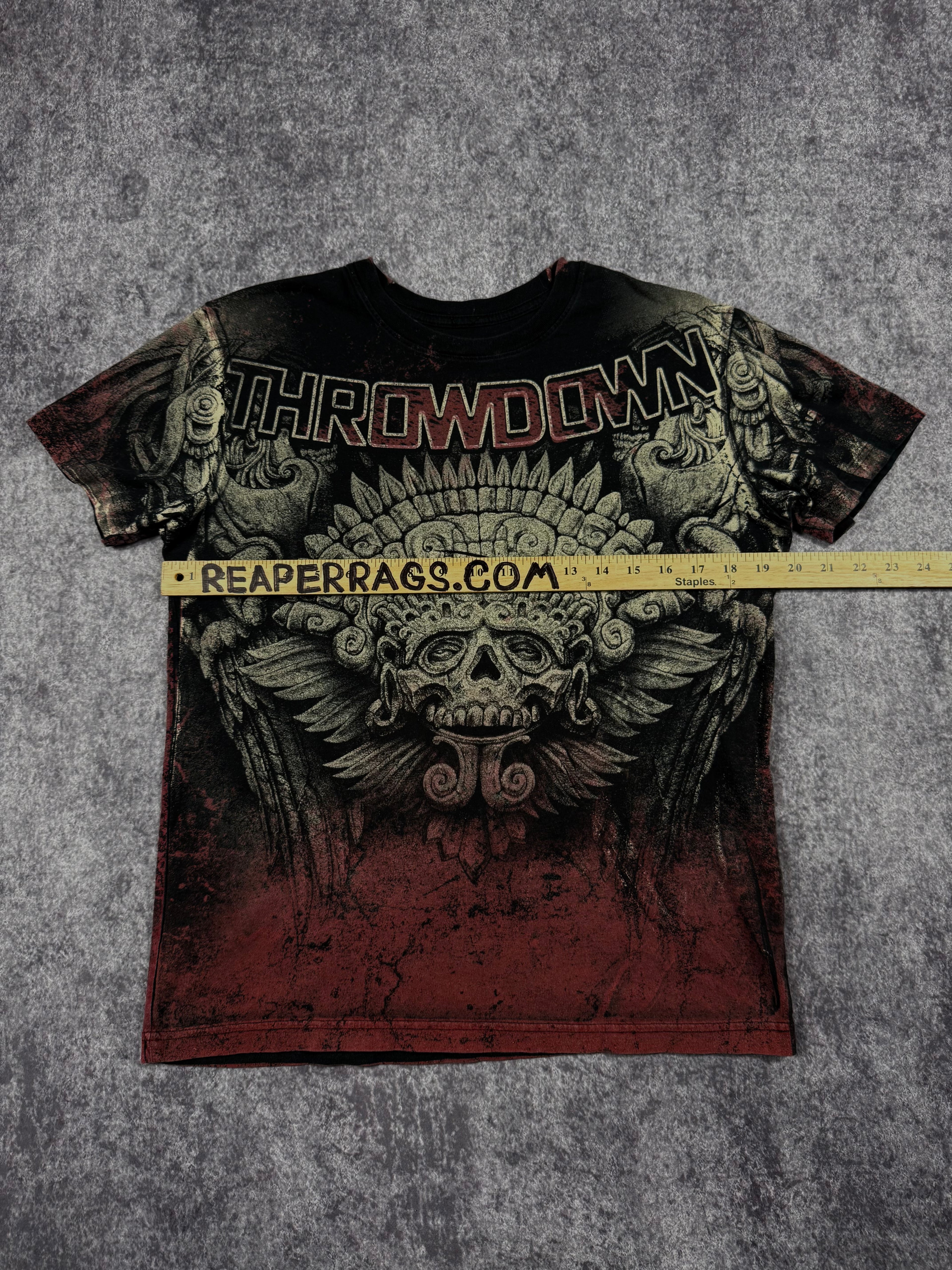 (rare) 2000s throwdown shirt (S)
