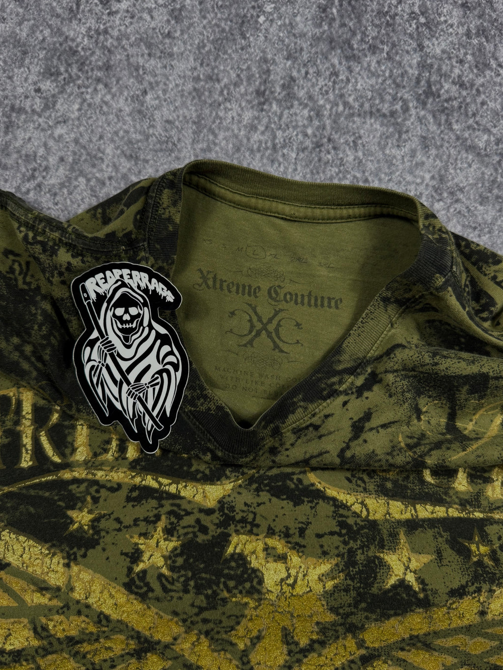 2000s xtreme couture shirt (L)
