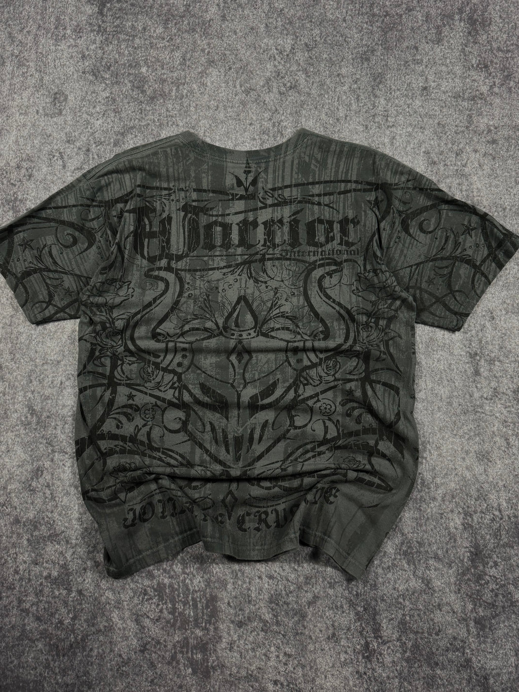 (rare) 2000s warrior shirt (M)