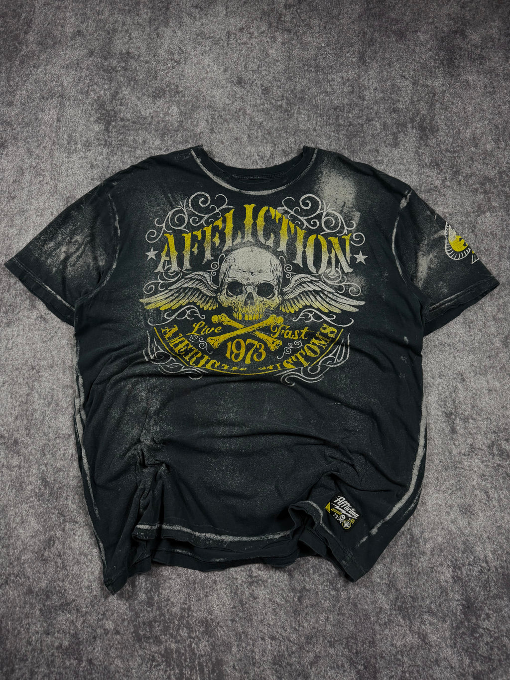 2000s affliction shirt (XL)