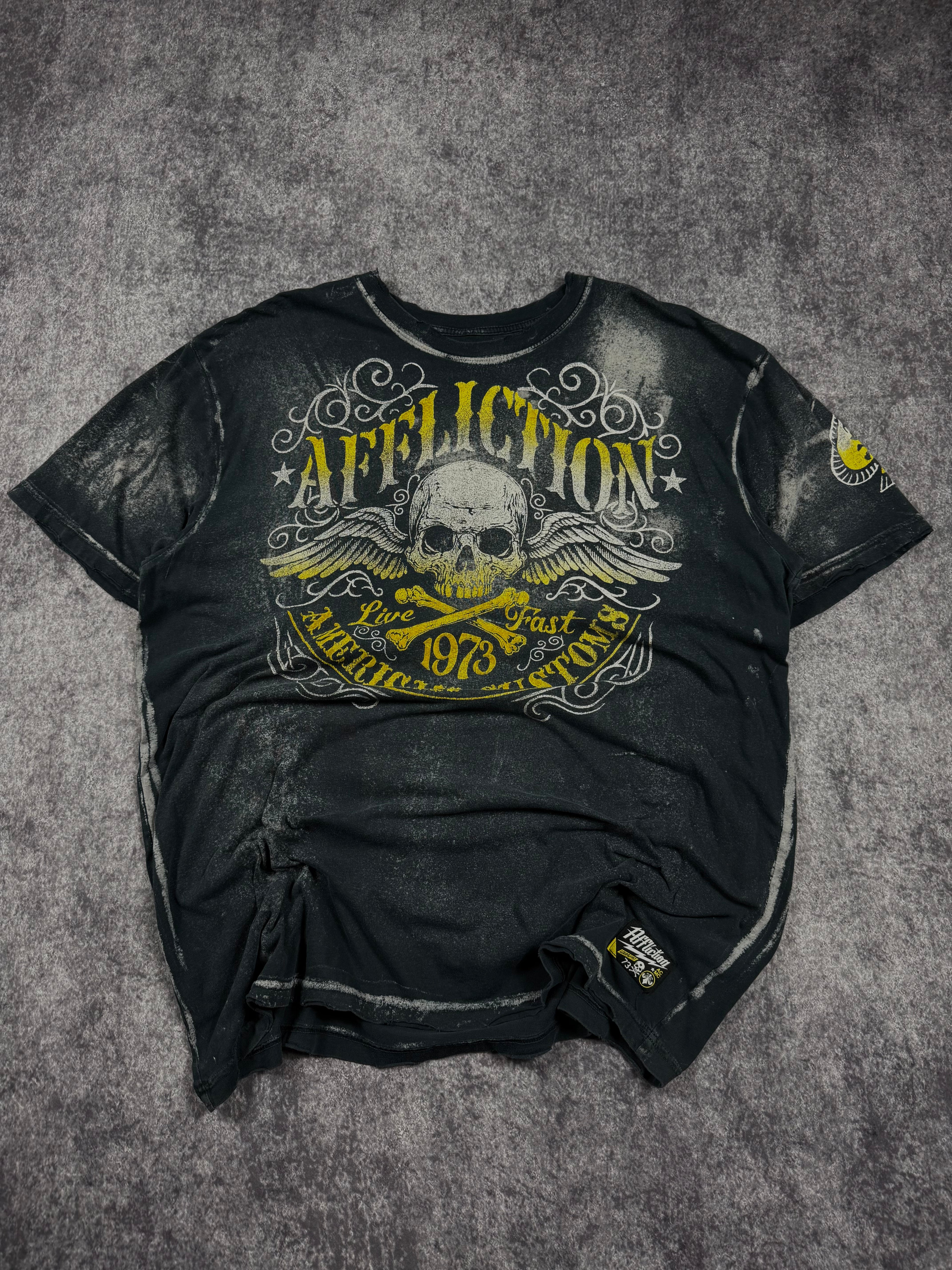 2000s affliction shirt (XL)