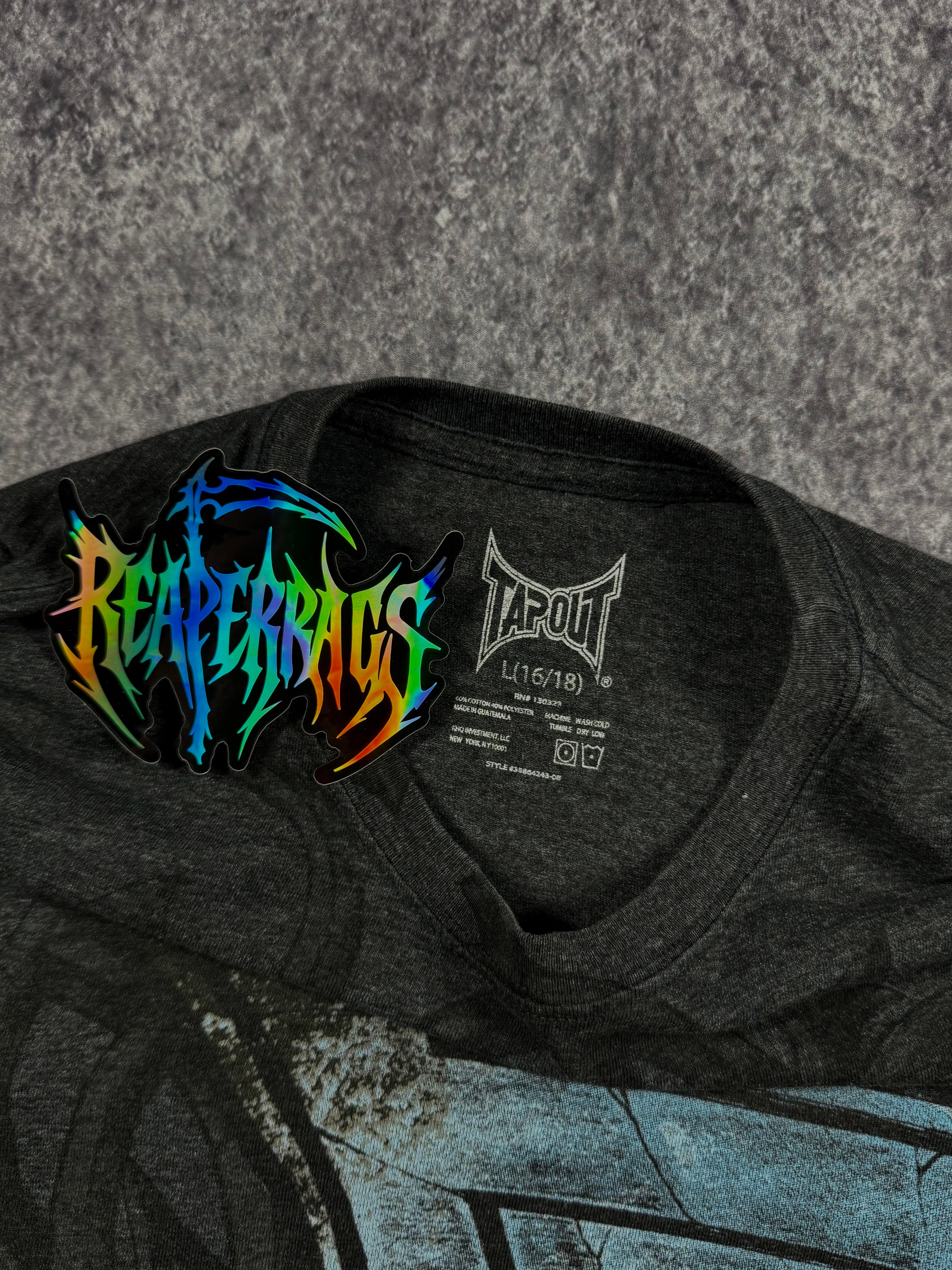 (rare) 2000s tapout shirt (XS)