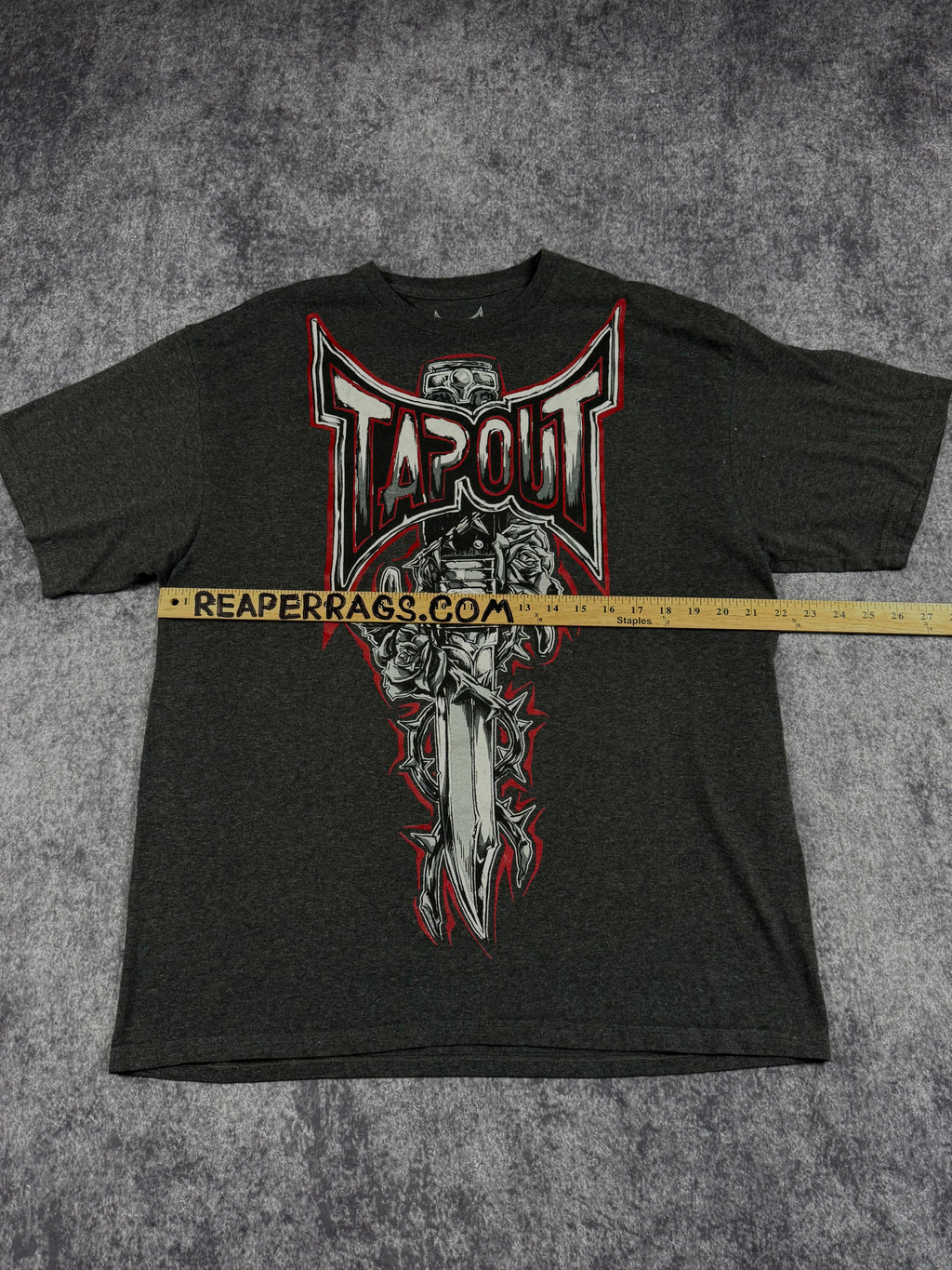 (rare) 2000s tapout shirt (L)