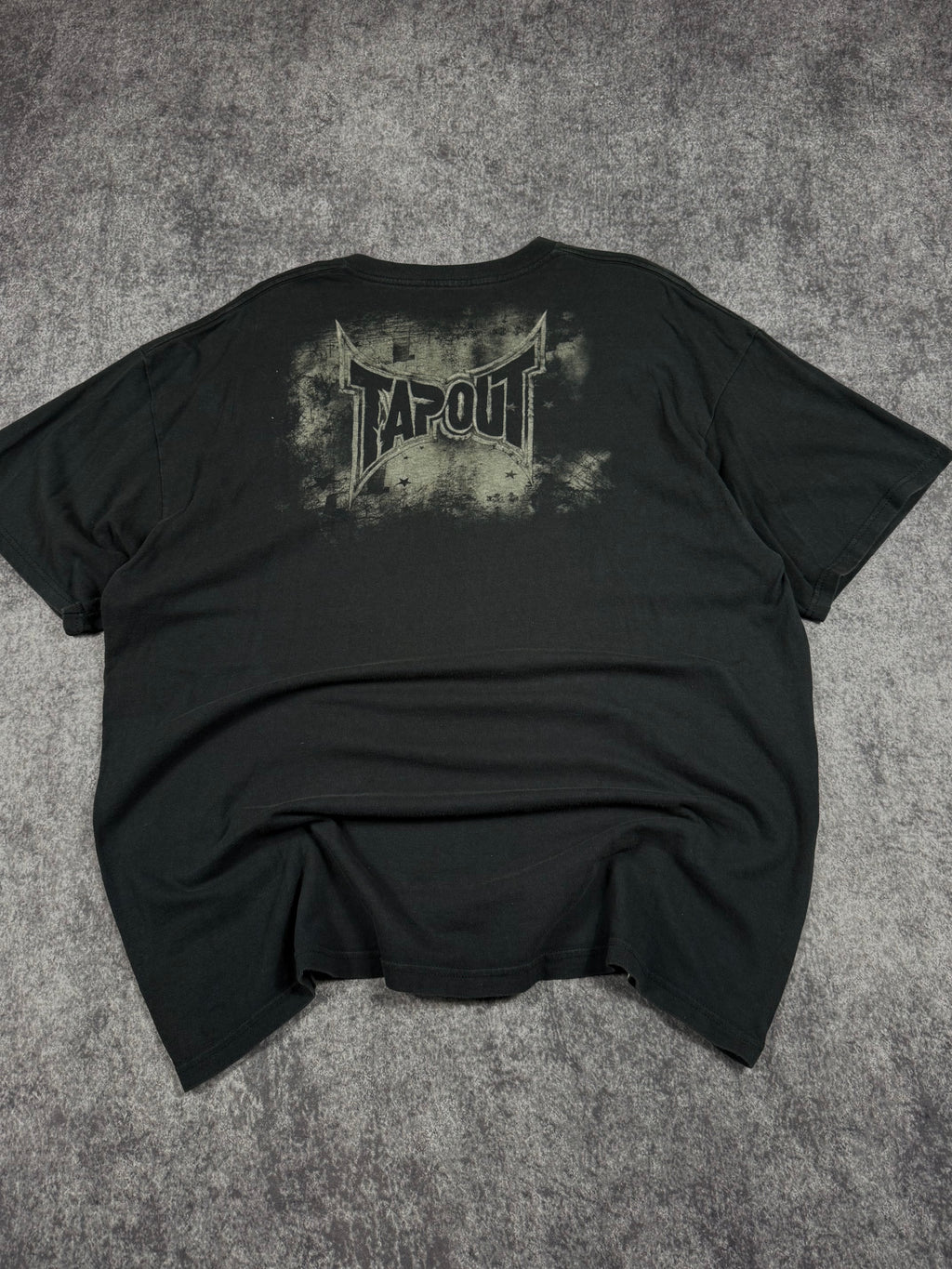 2000s tapout shirt (XL)