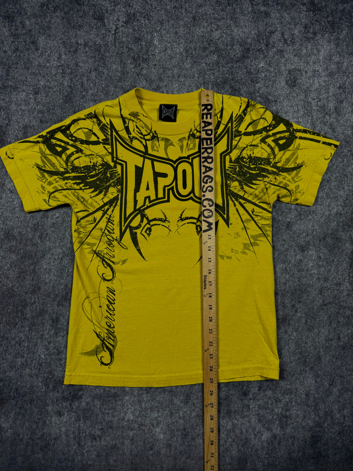 (rare) 2000s tapout shirt (S)