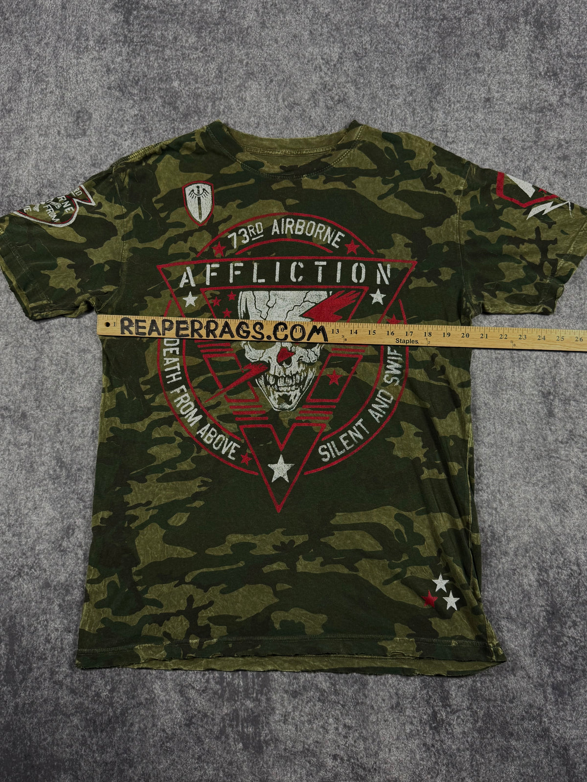 2000s affliction shirt (M)