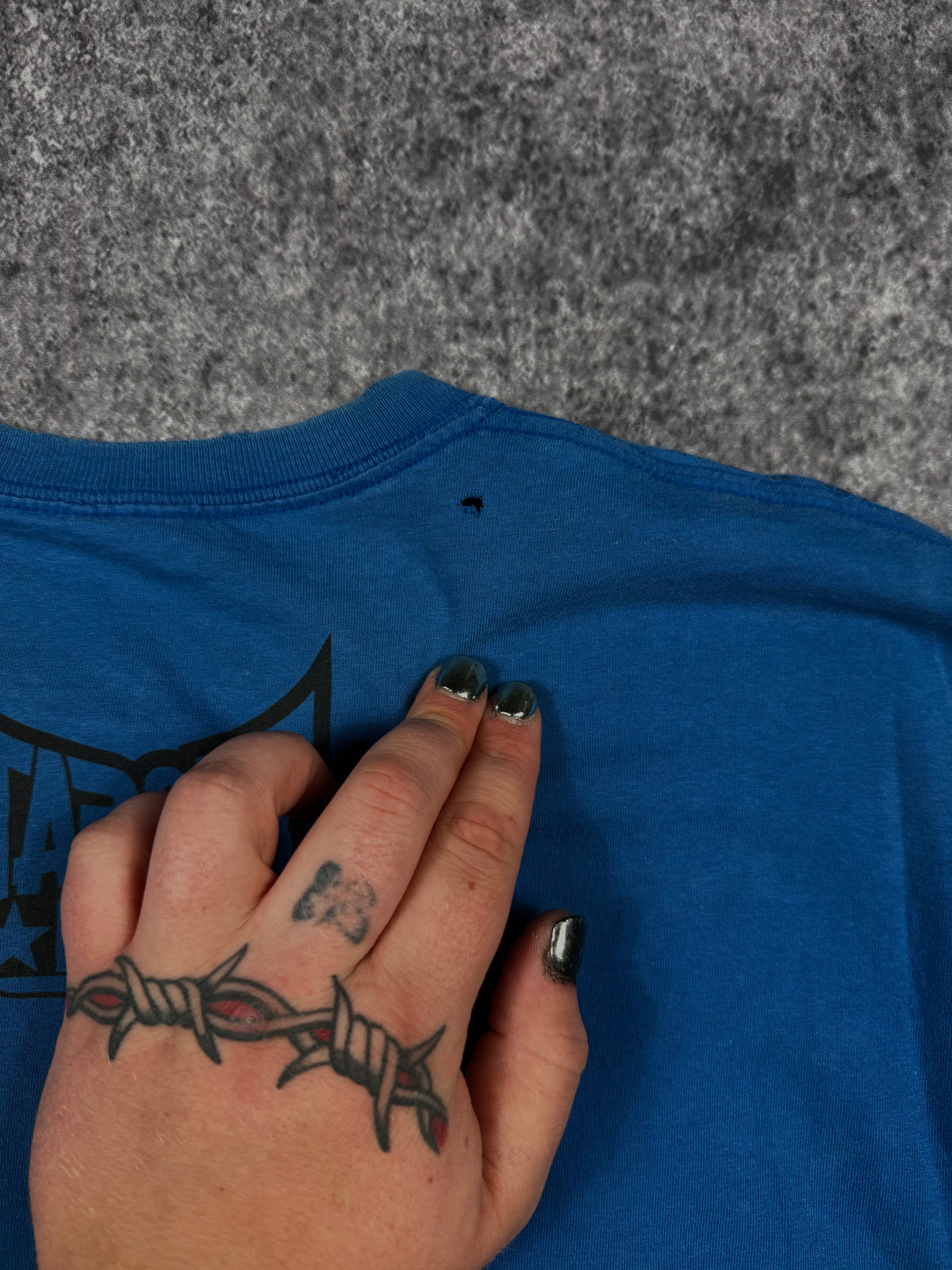 (rare) 2000s tapout shirt (L)