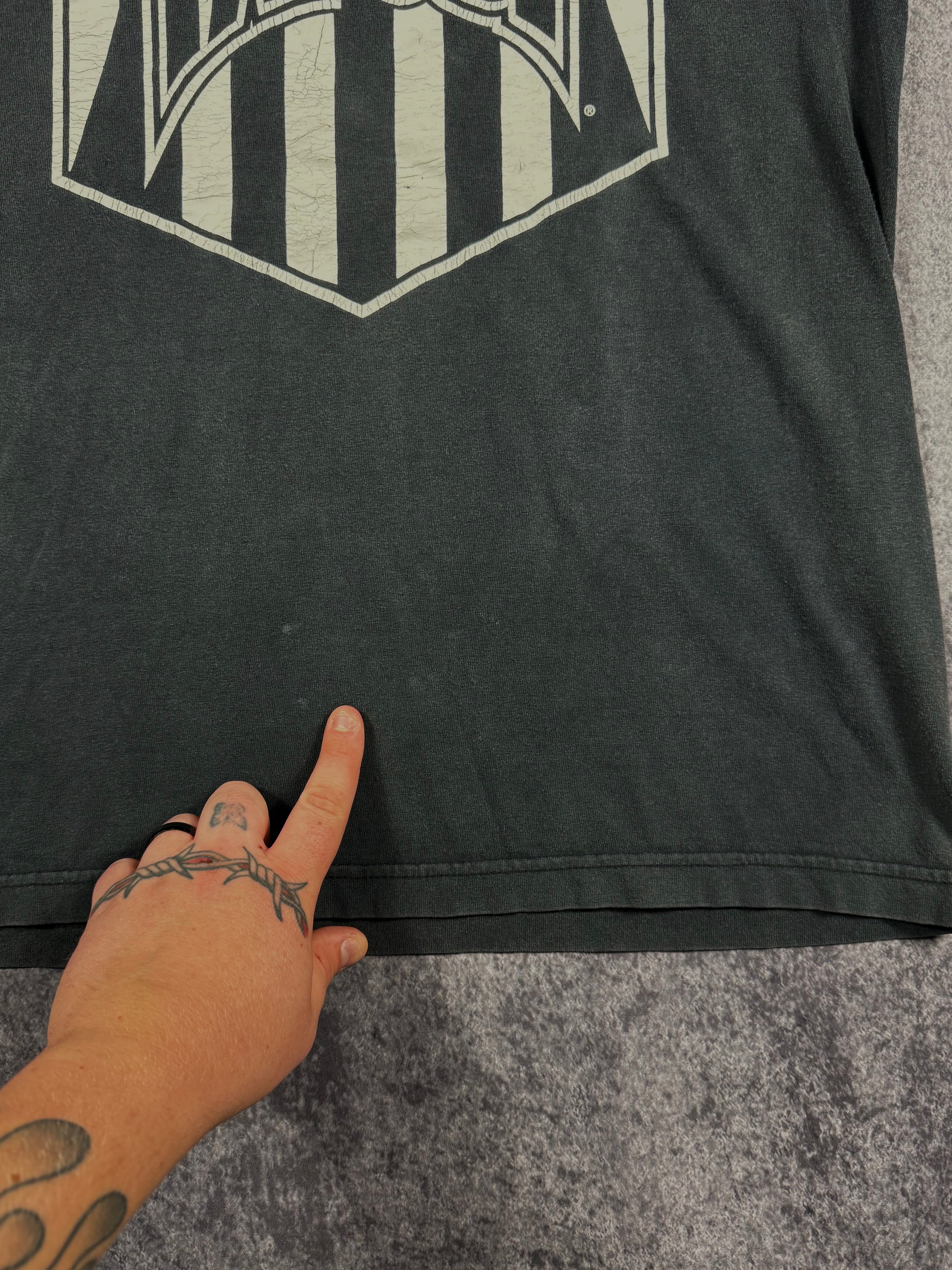 2000s tapout shirt (L)