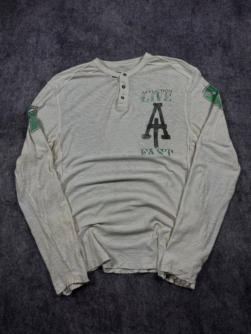 (rare) 2000s affliction long sleeve shirt (L)