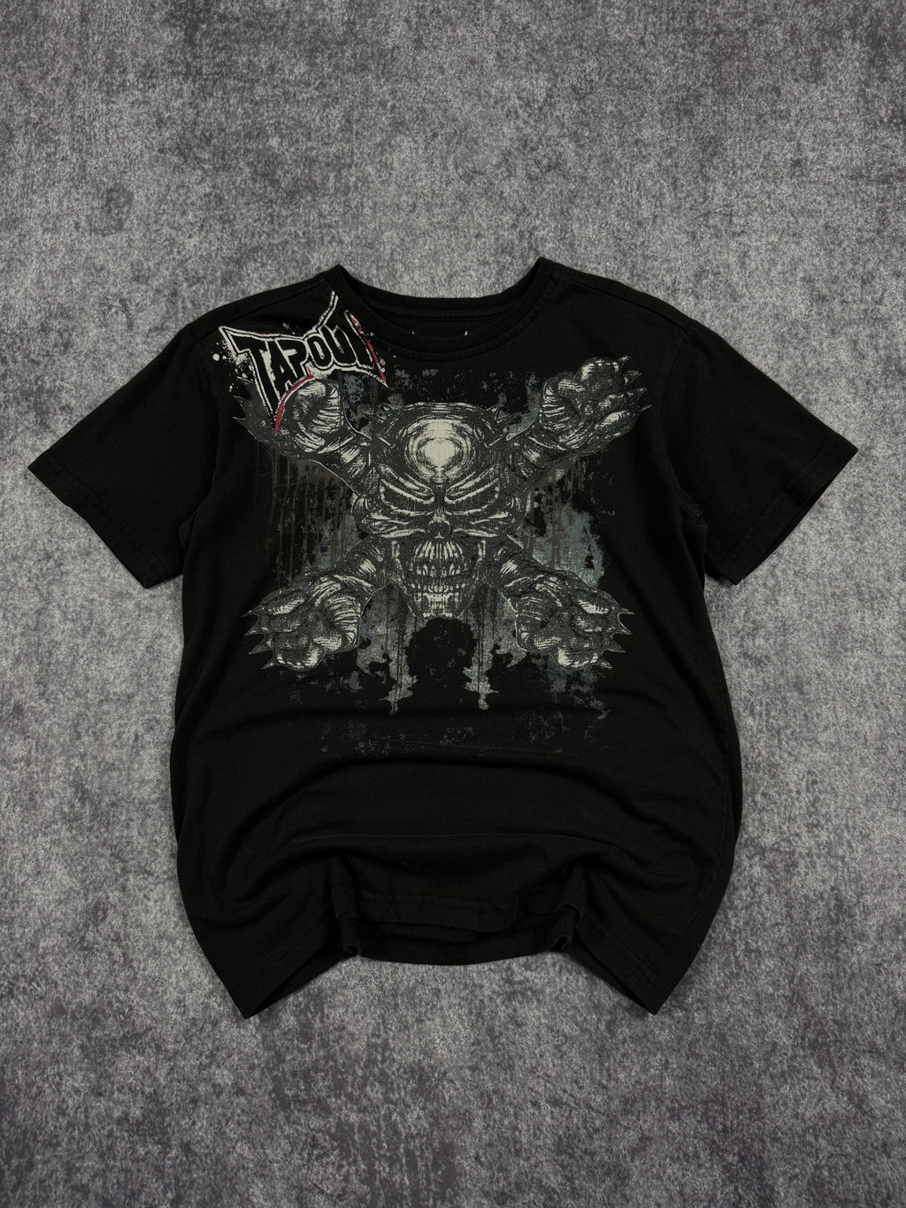 (rare) 2000s tapout shirt (S)