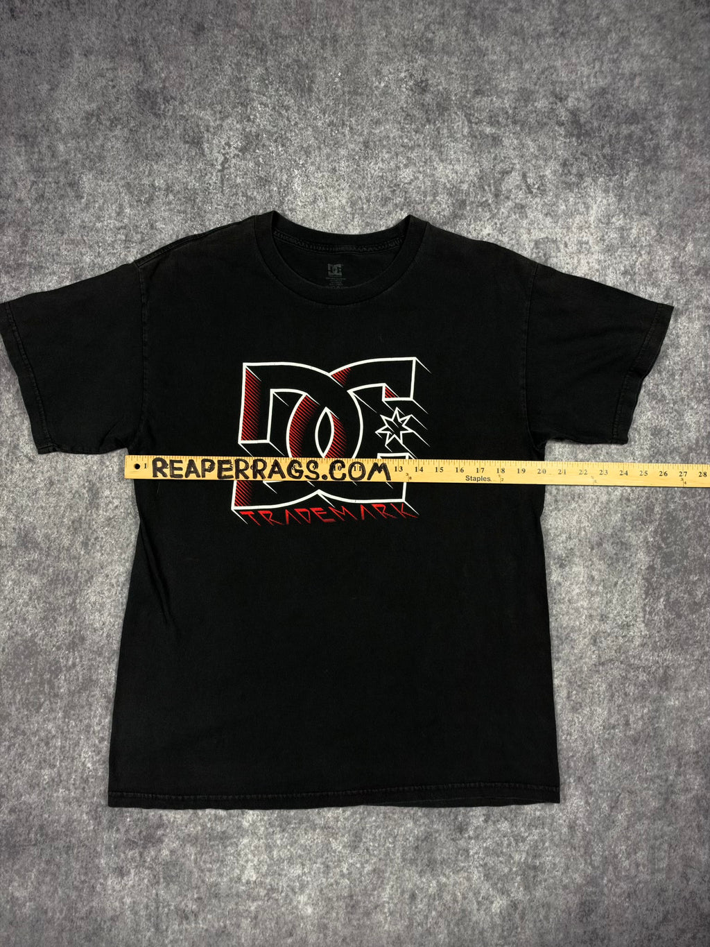 (RARE) 2000s DC SHOES SHIRT (M)