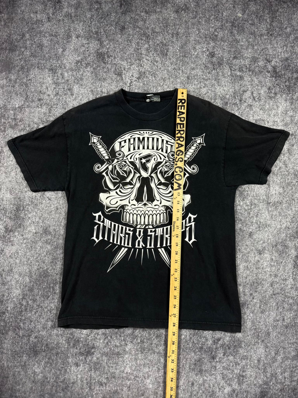 (RARE) 2000S FAMOUS STARS & STRAPS SHIRT (L)