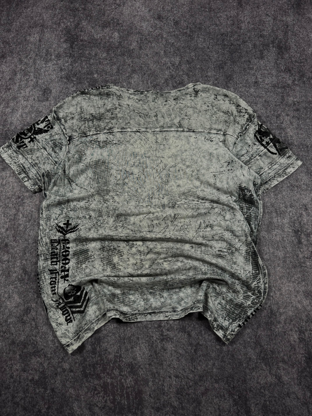 2000s affliction shirt (L)
